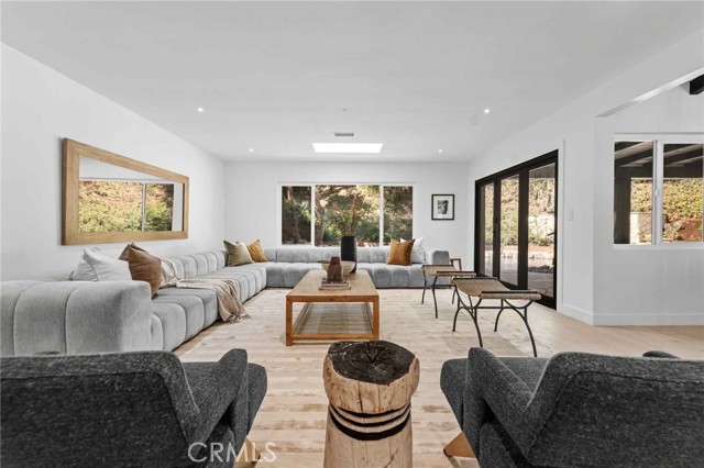 2401 Coldwater Canyon DR
