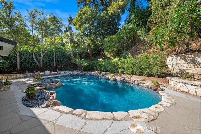 2401 Coldwater Canyon DR