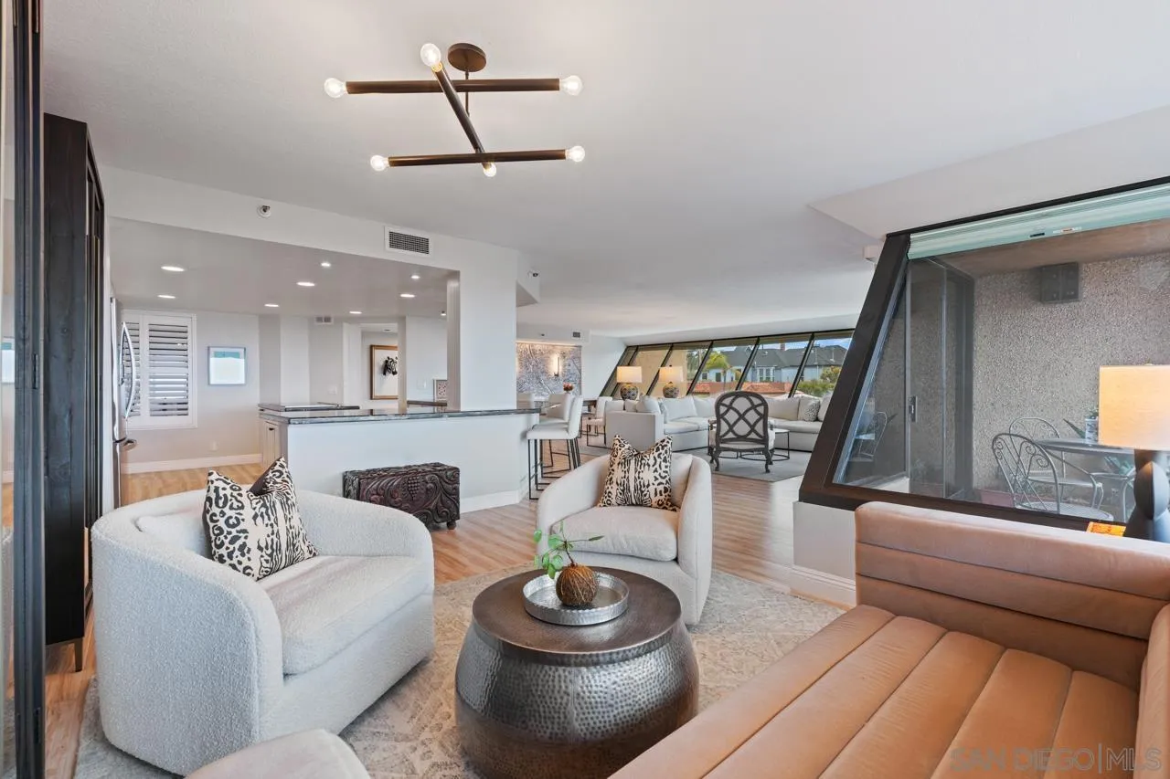 230 W Laurel St Unit 404