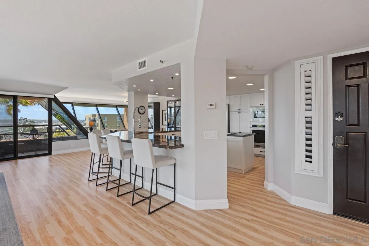 230 W Laurel St Unit 404