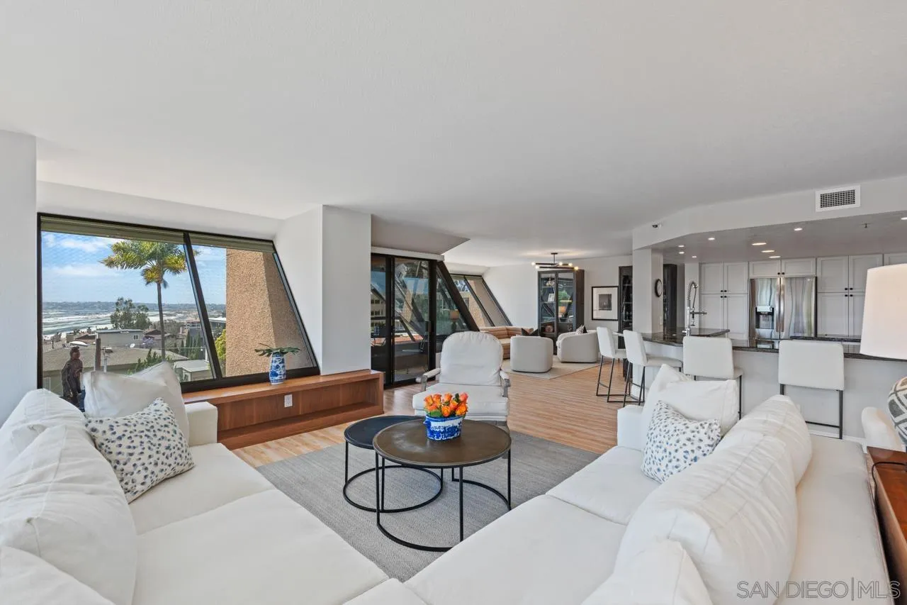 230 W Laurel St Unit 404