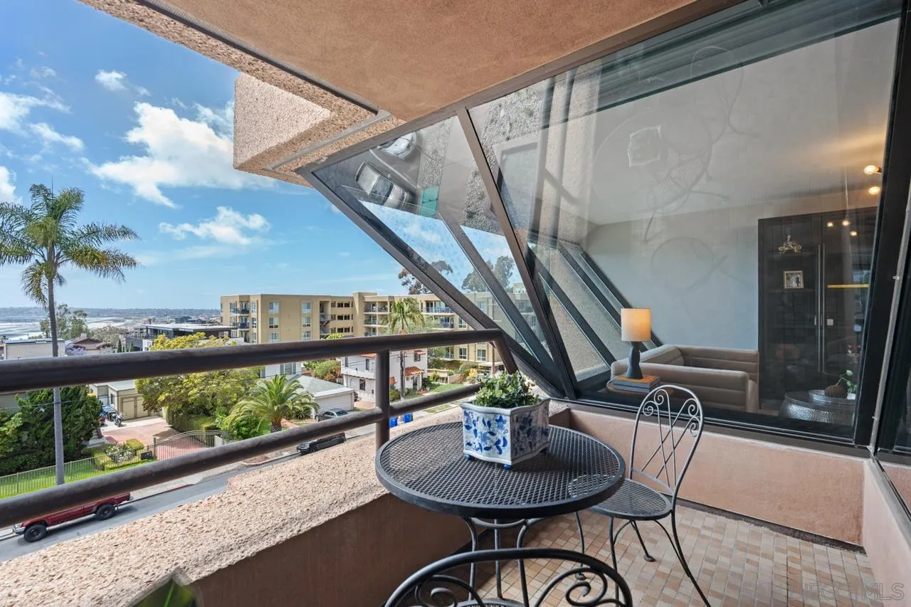 230 W Laurel St Unit 404