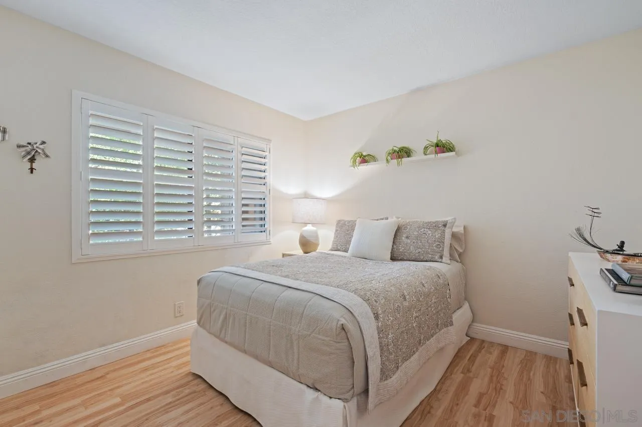 230 W Laurel St Unit 404