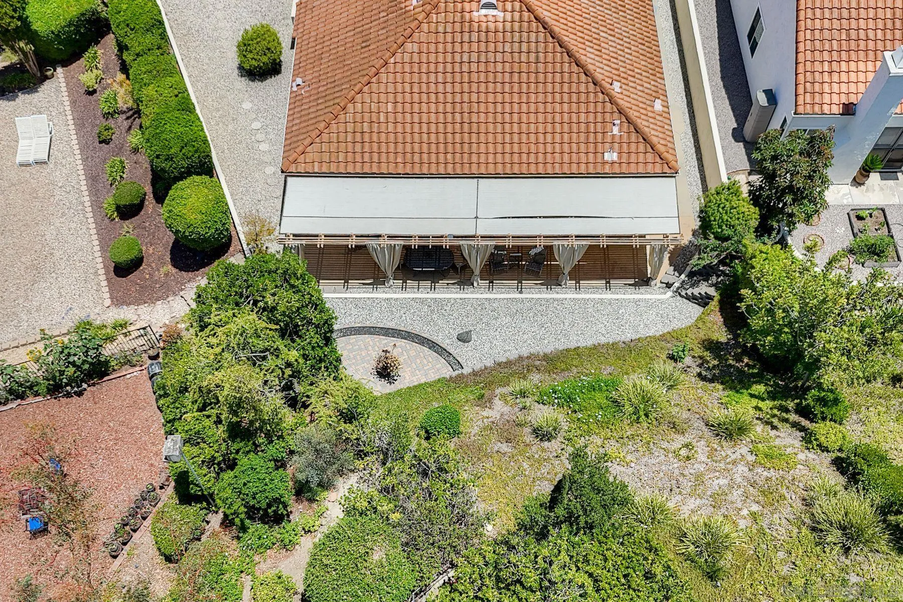 16078 Avenida Aveiro