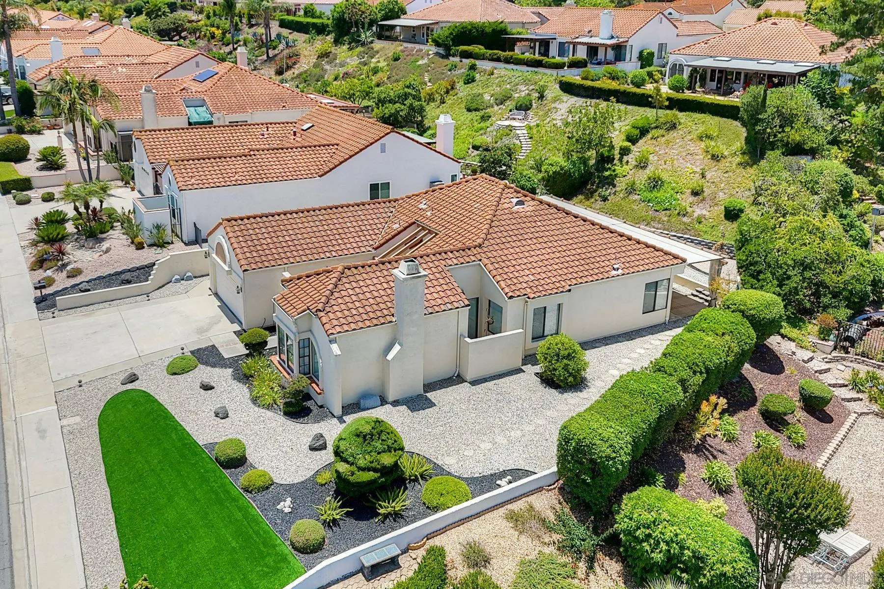 16078 Avenida Aveiro