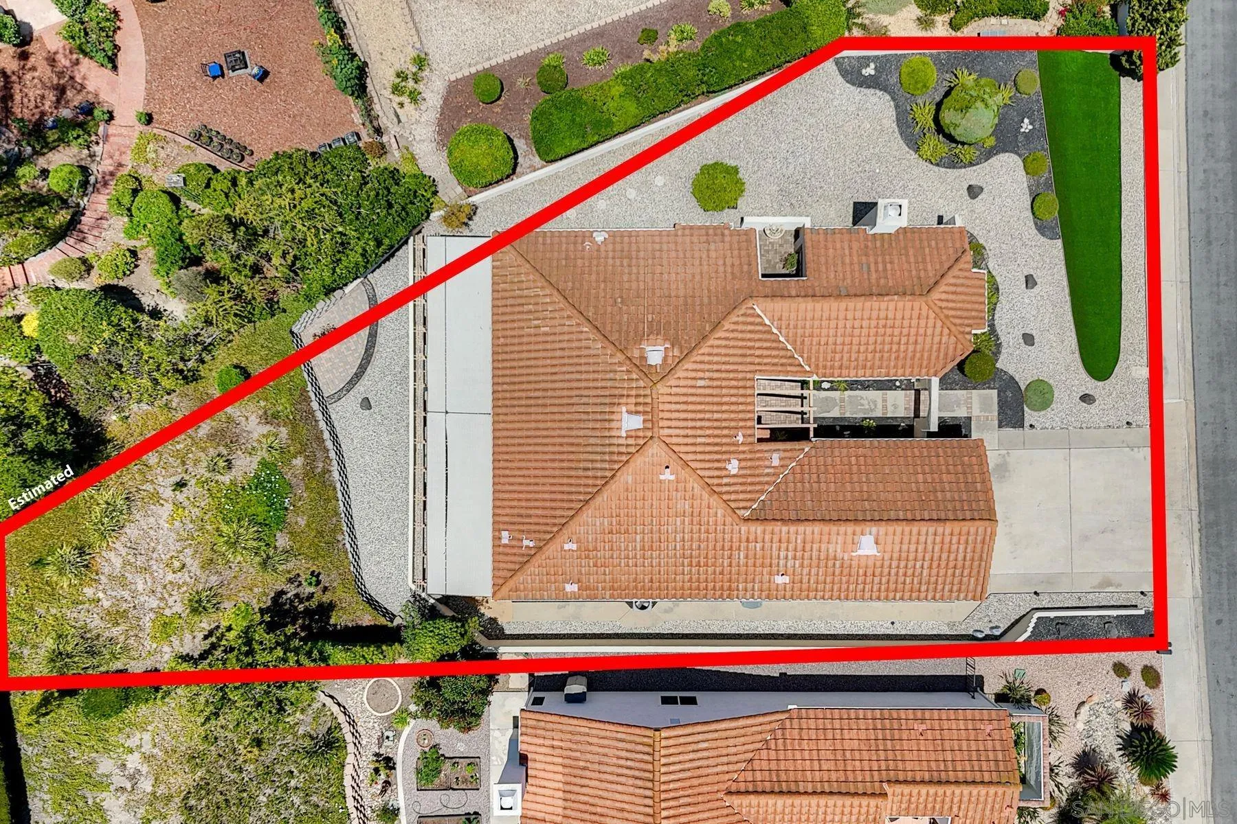 16078 Avenida Aveiro