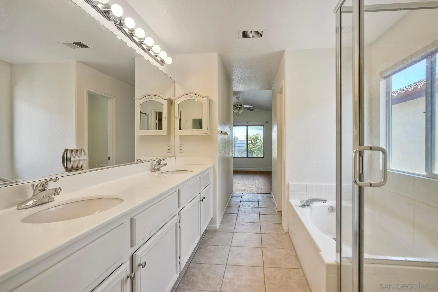 4811 Ventana Way
