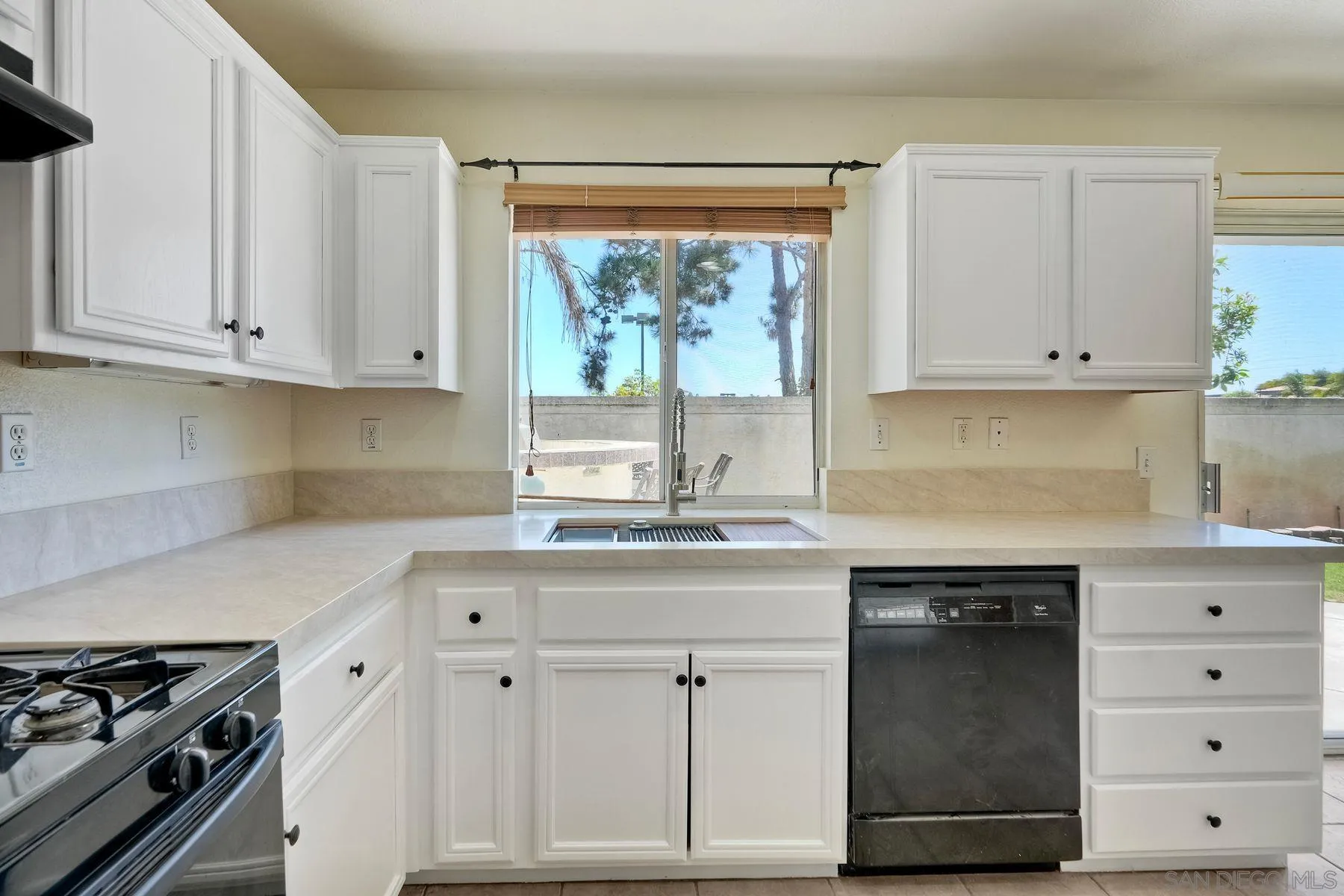 4811 Ventana Way