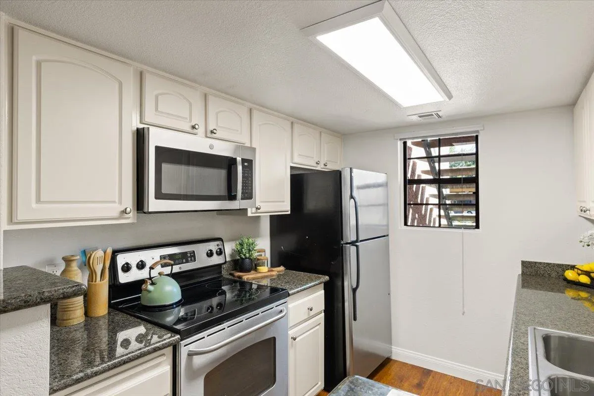 12055 Alta Carmel Ct Unit 185