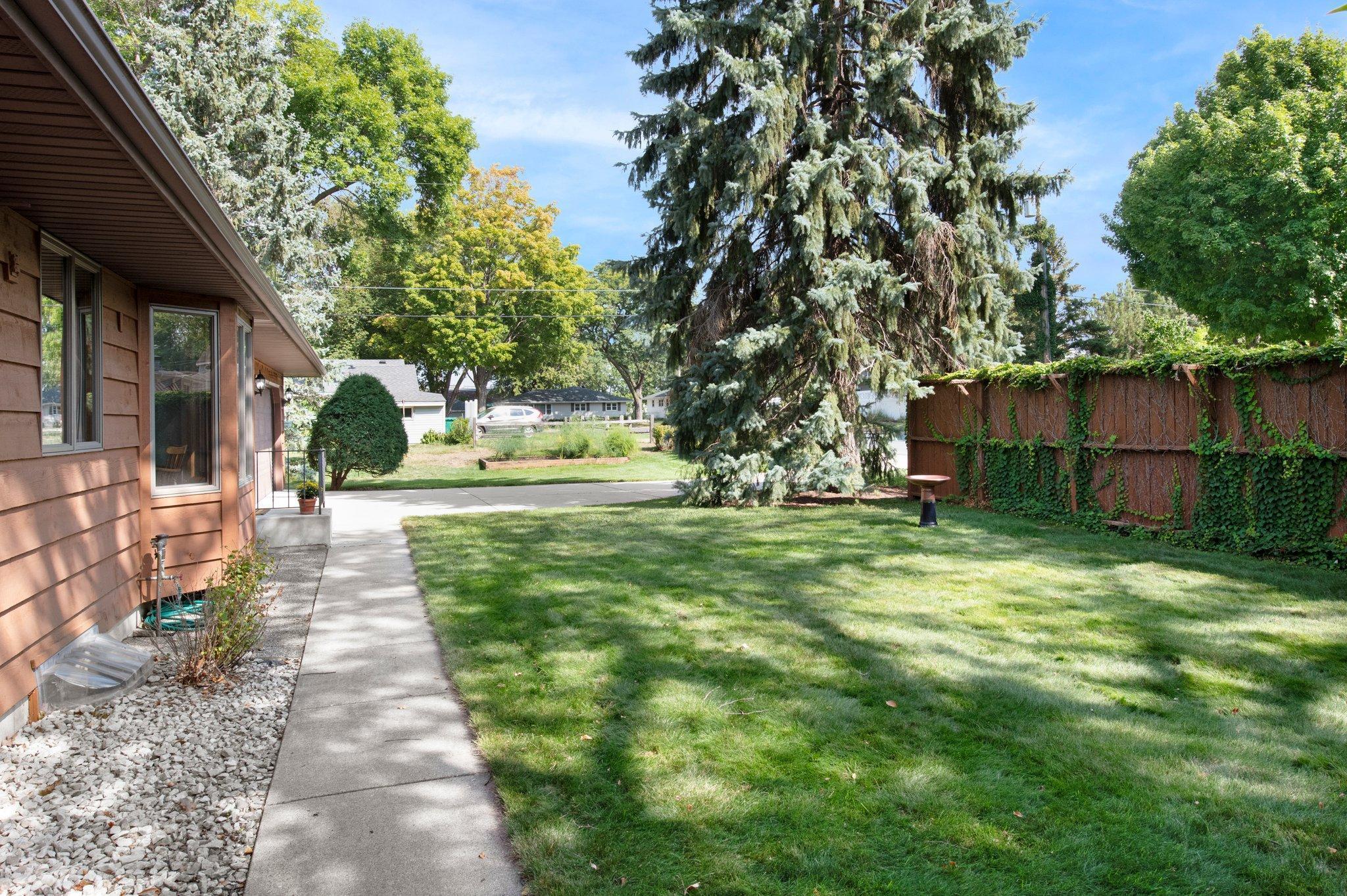 2000 W 83rd Street