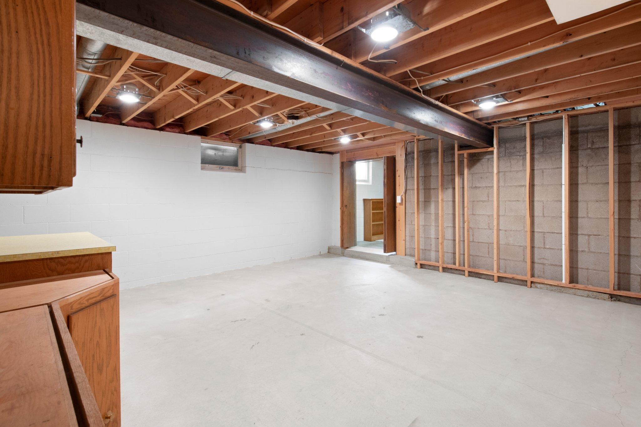 2000 W 83rd Street