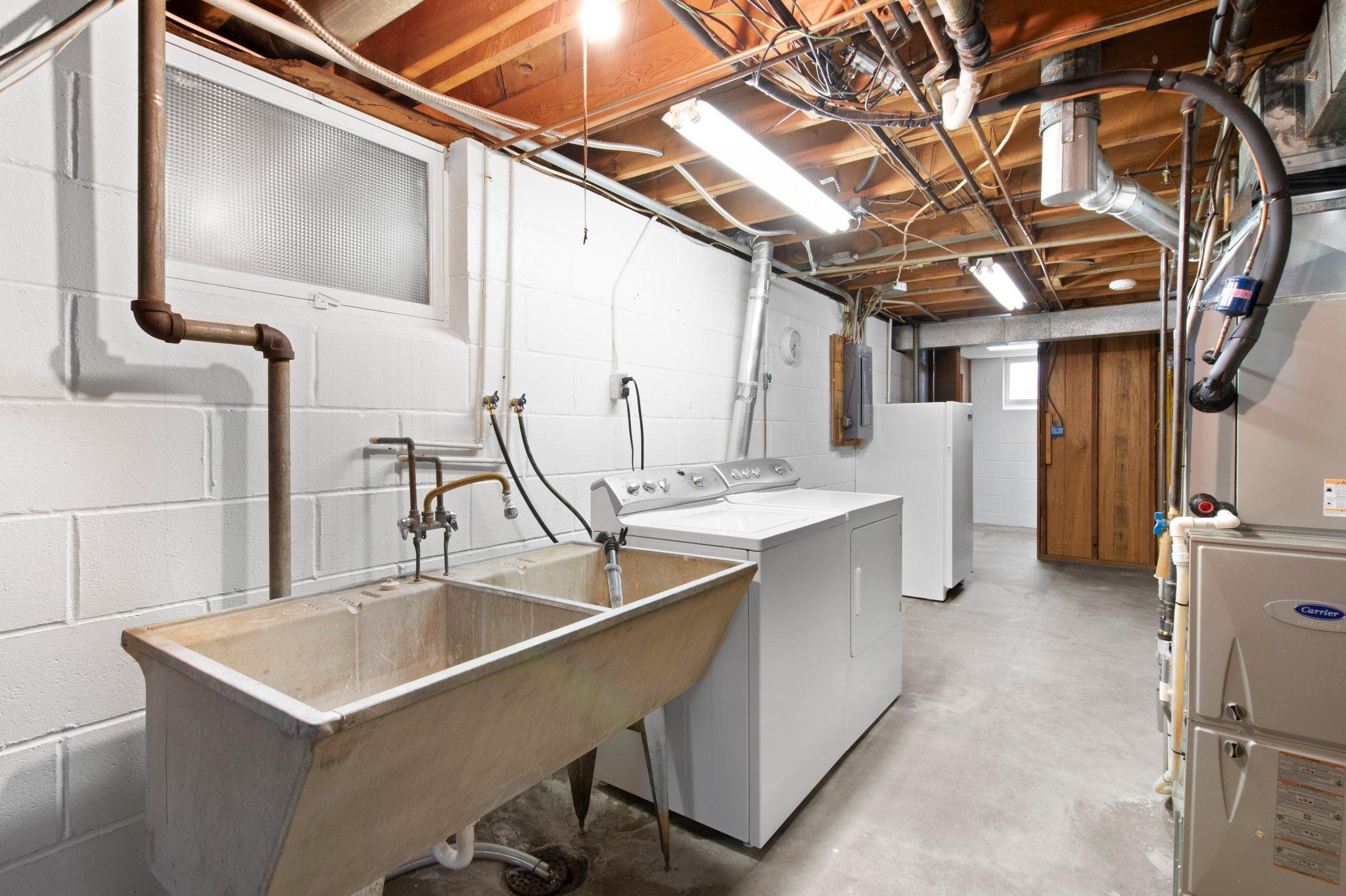2000 W 83rd Street