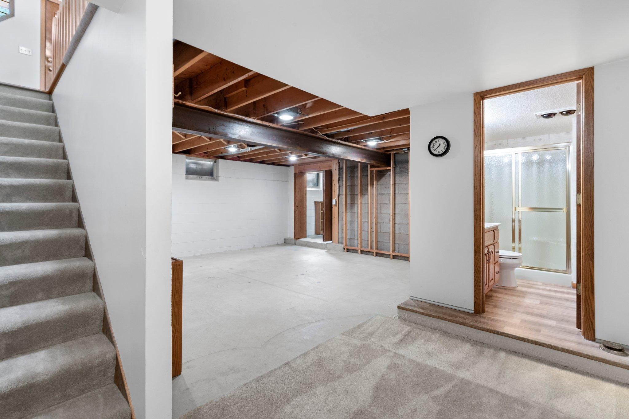2000 W 83rd Street