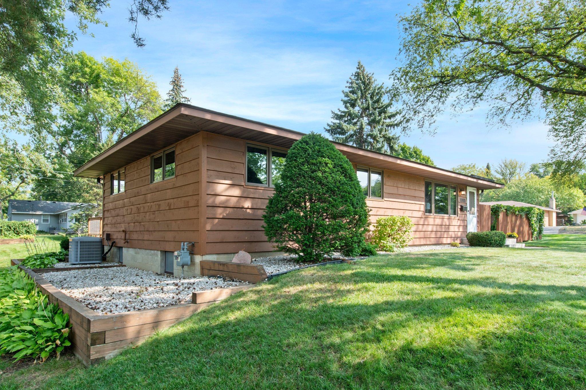 2000 W 83rd Street