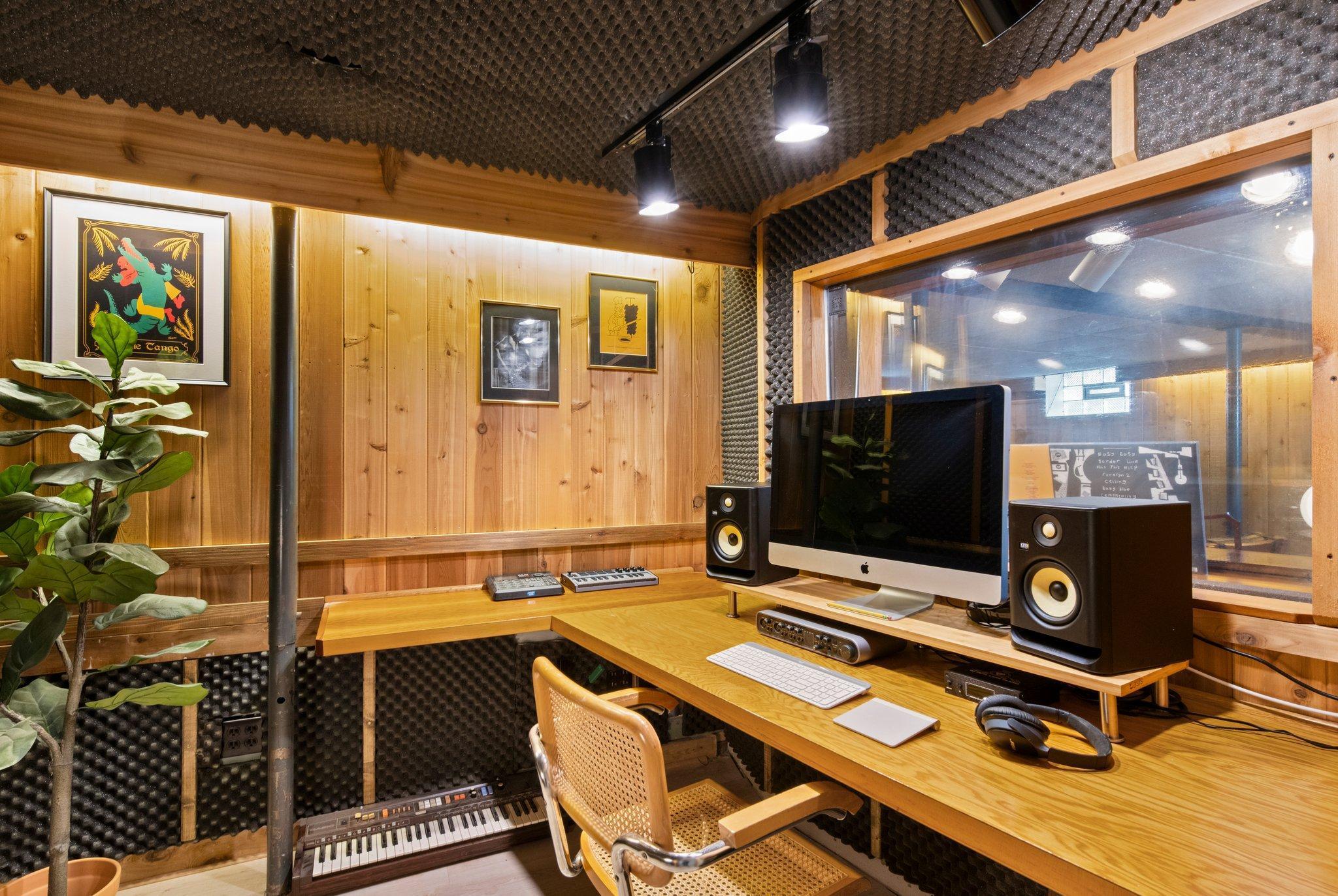 745 Adams Street NE