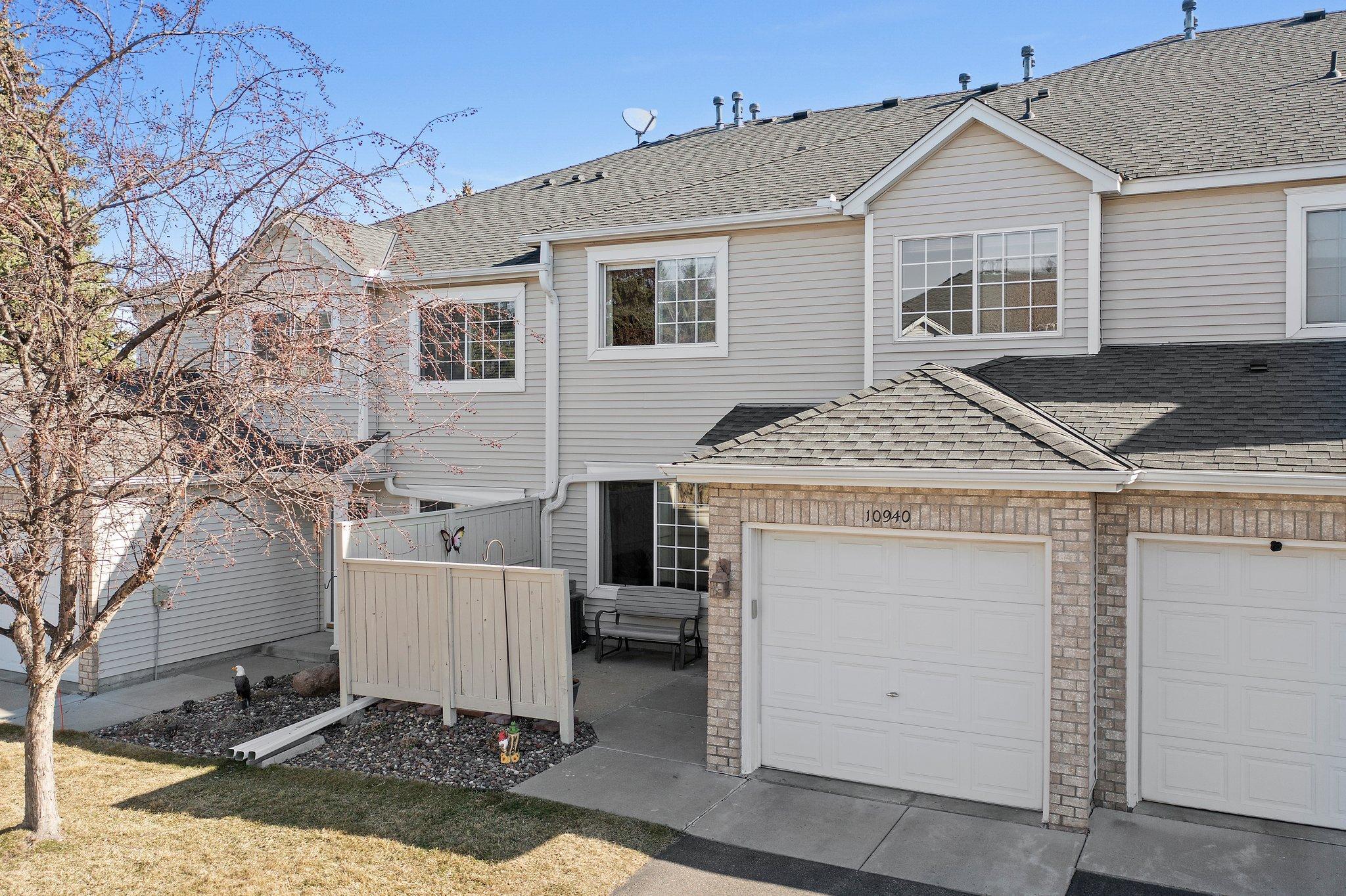 10940 Lexington Drive