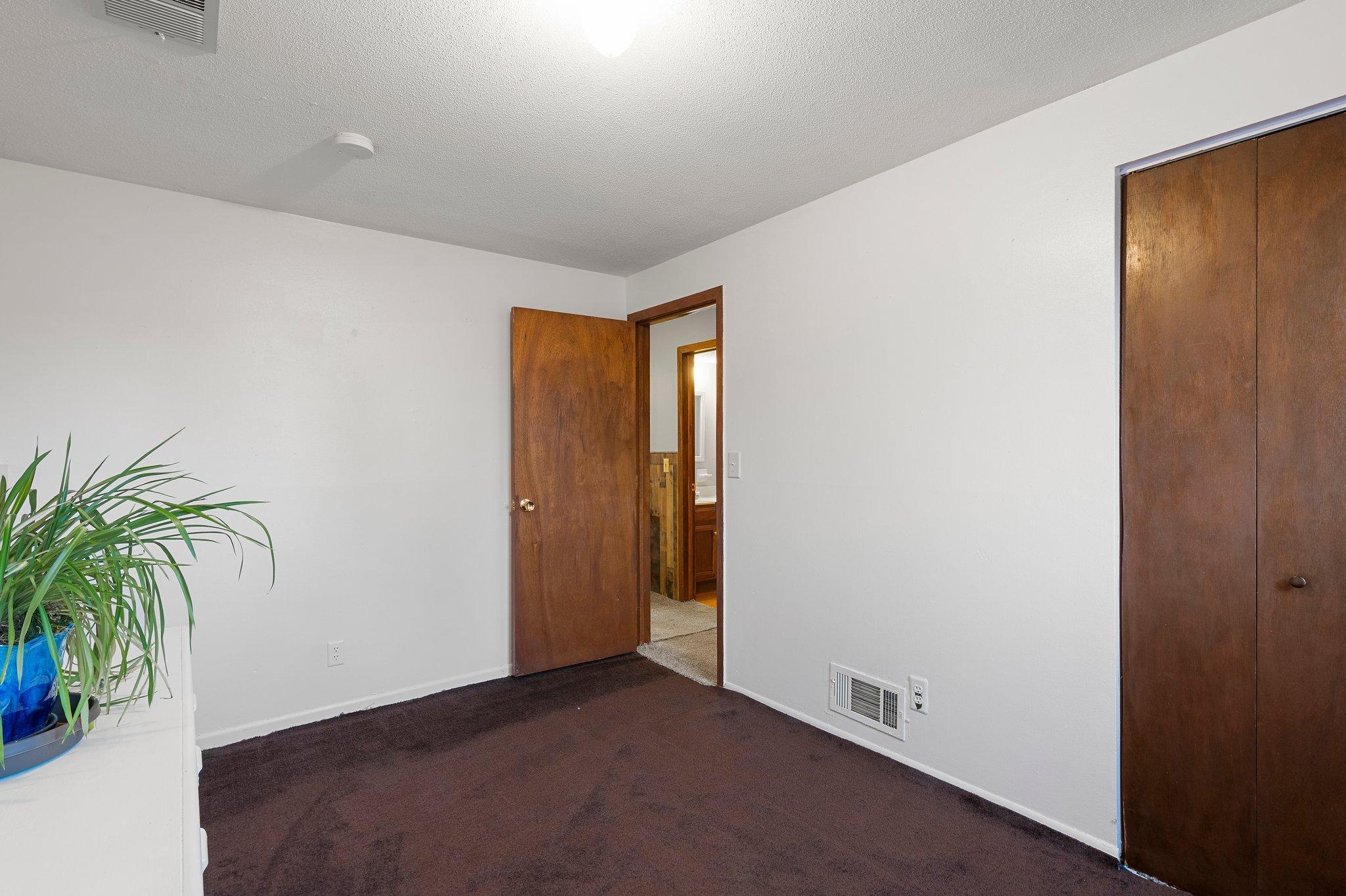 1075 Lowell Drive
