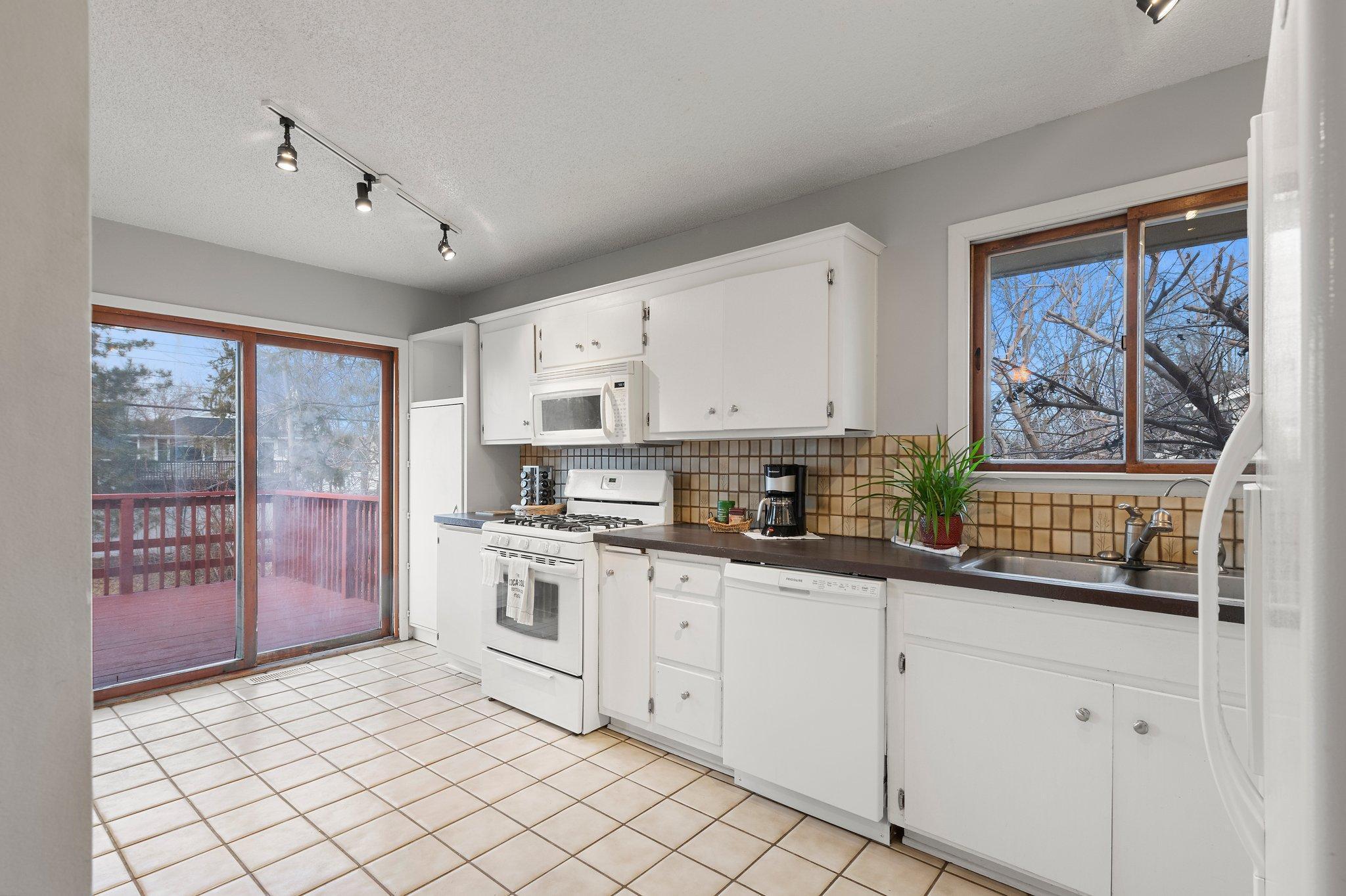 1075 Lowell Drive