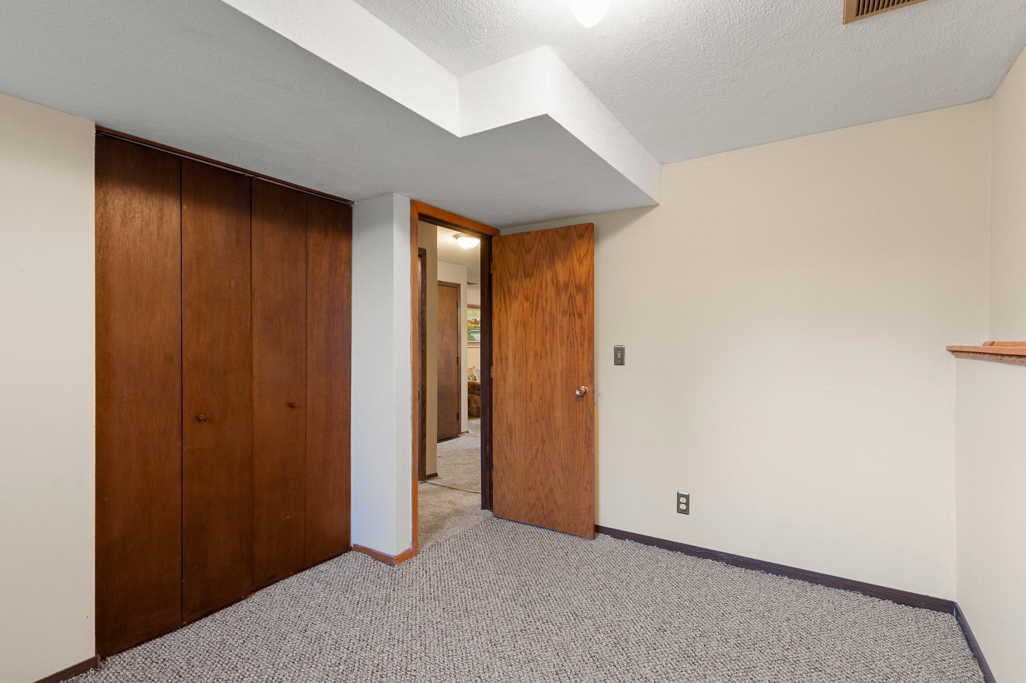 1075 Lowell Drive
