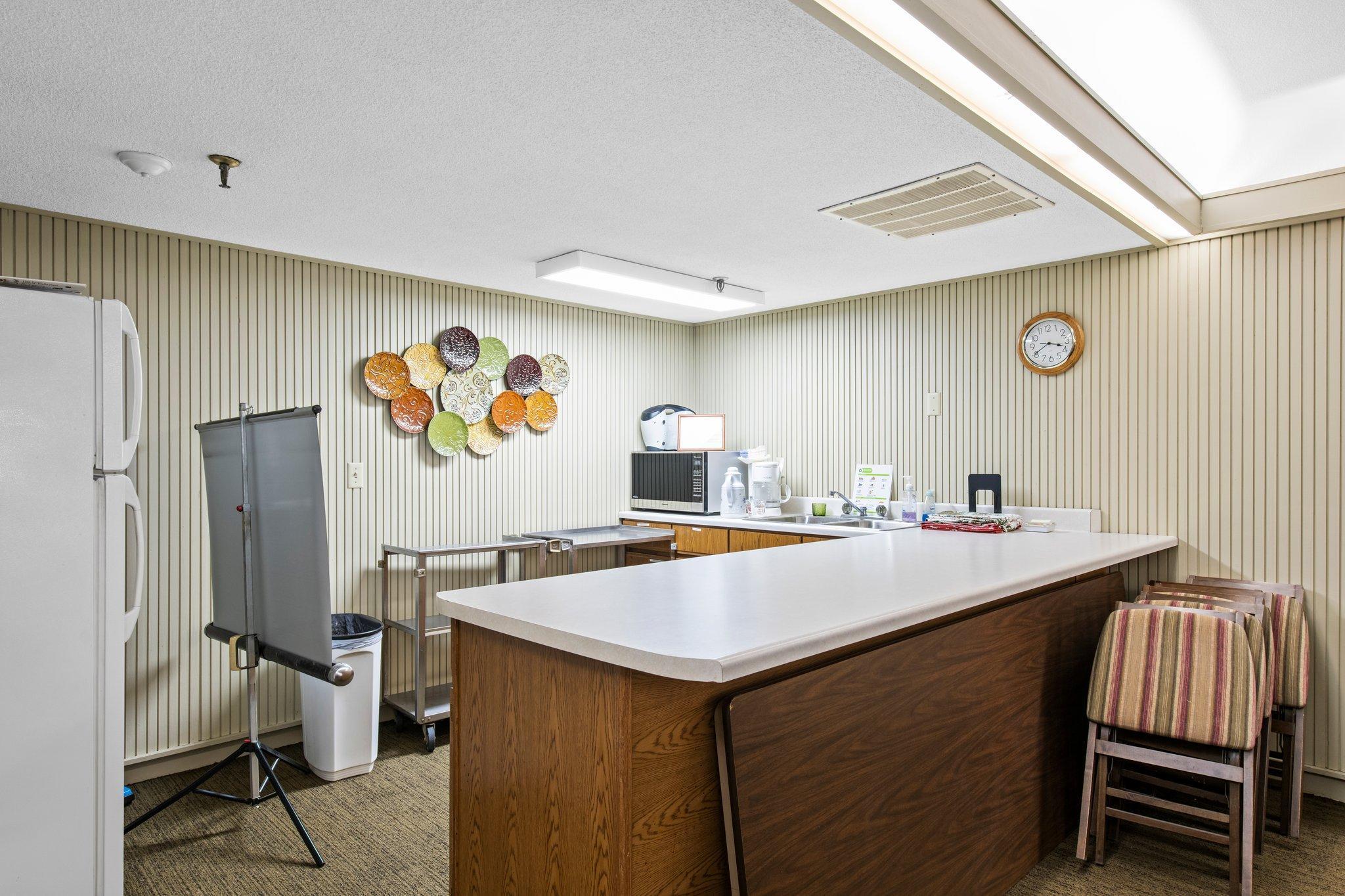 6450 York Avenue S Unit: 318