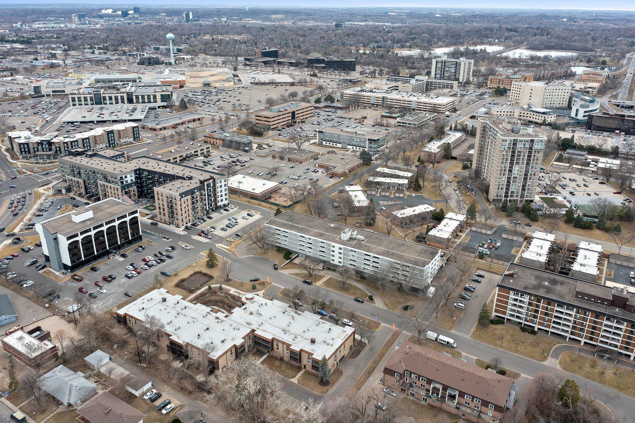 6450 York Avenue S Unit: 318