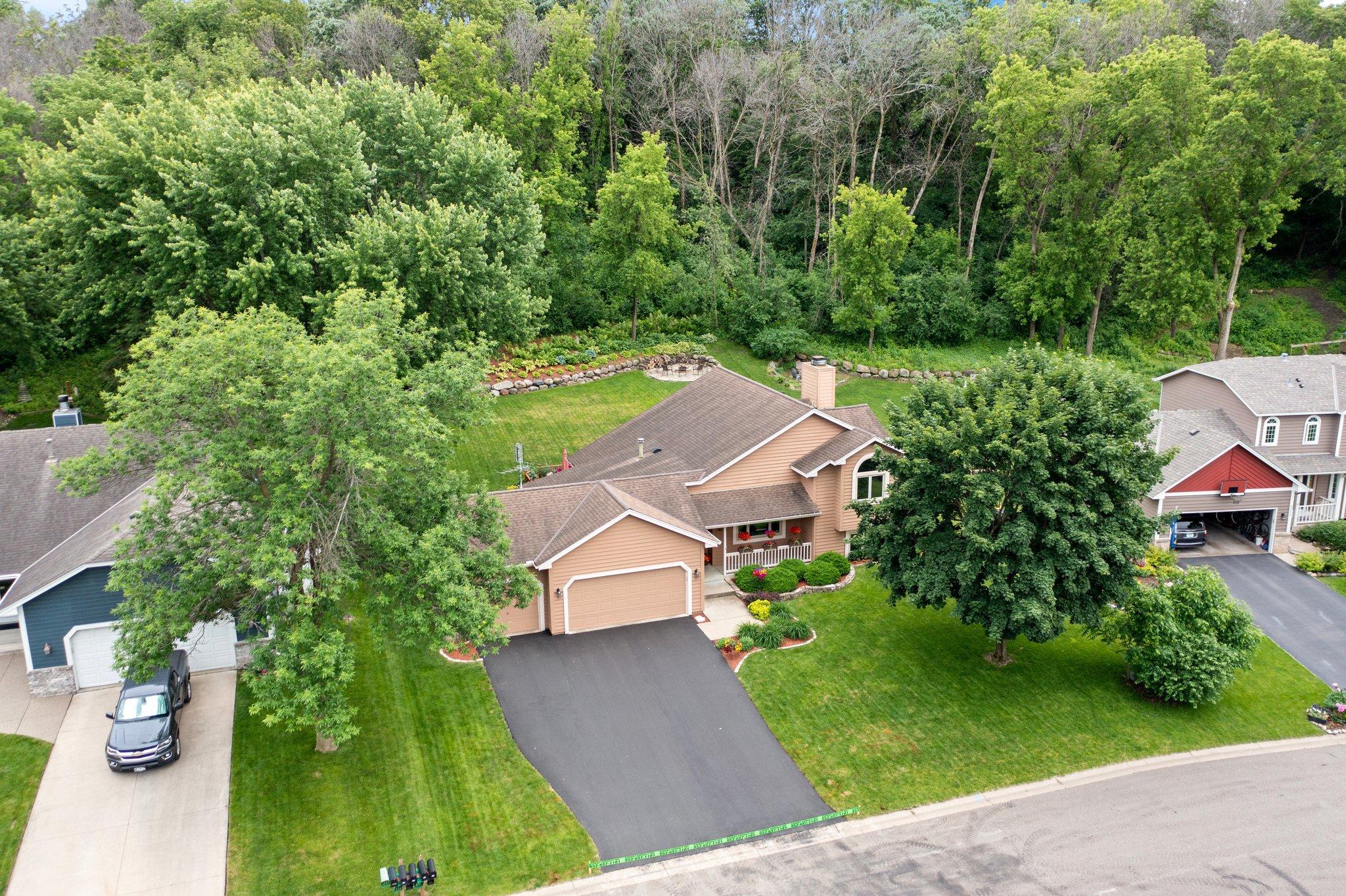 4977 Forest Glen Court