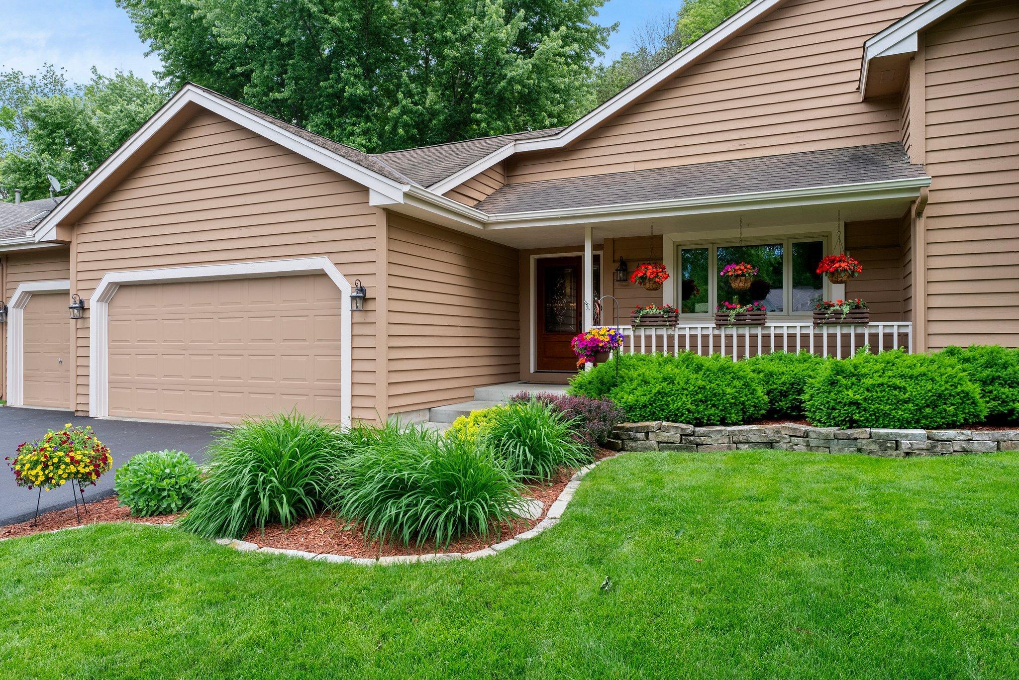 4977 Forest Glen Court