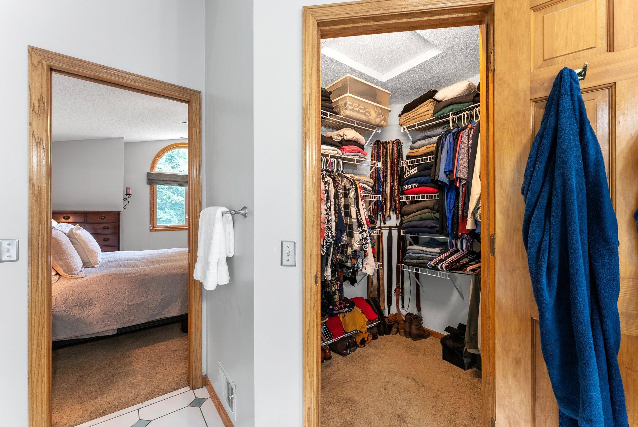 4977 Forest Glen Court