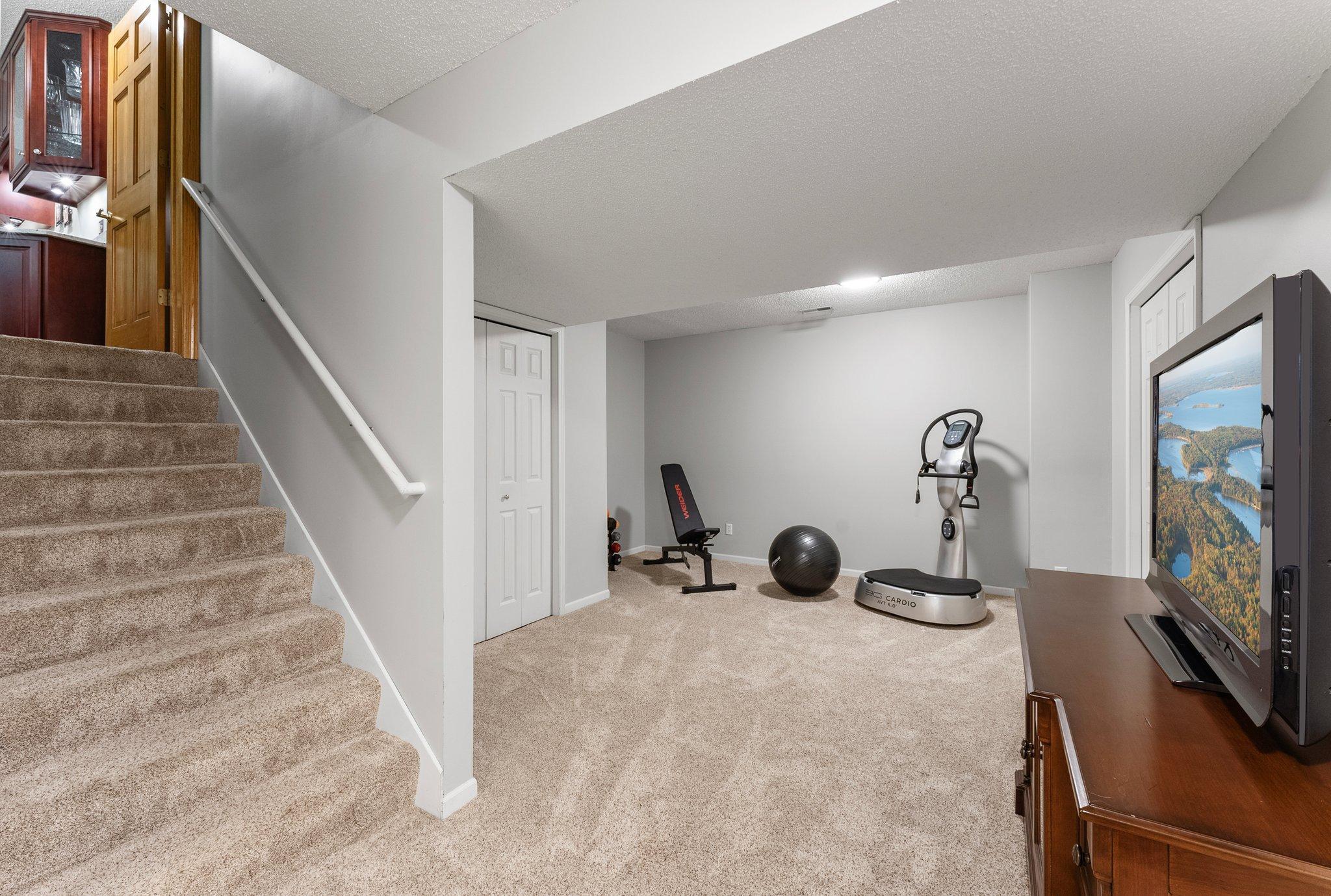 4977 Forest Glen Court