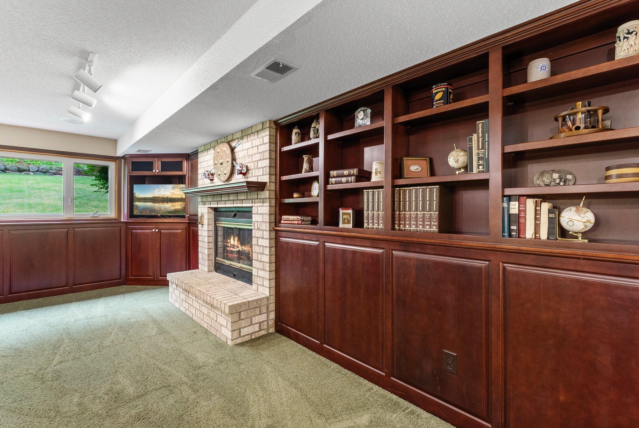 4977 Forest Glen Court