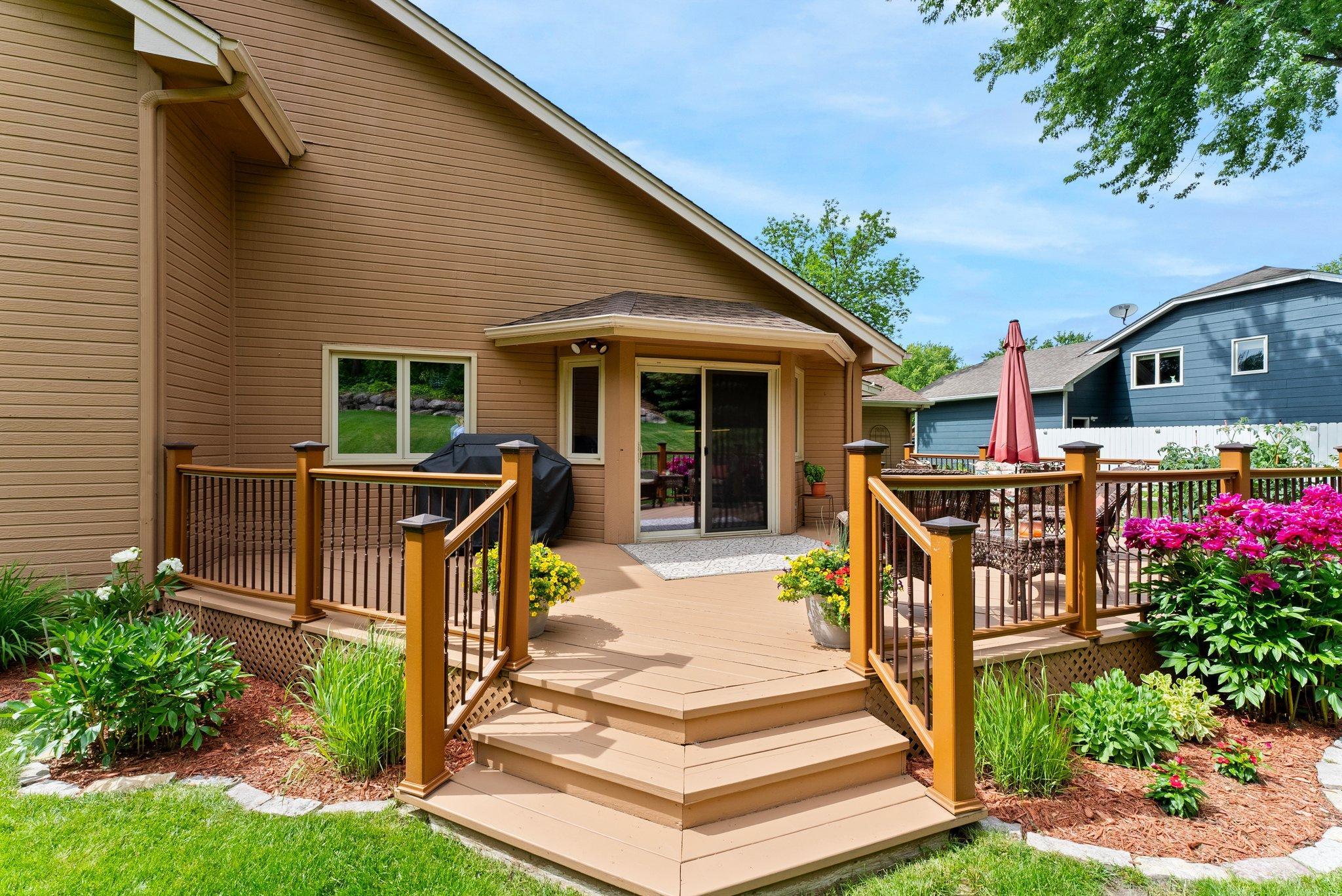 4977 Forest Glen Court