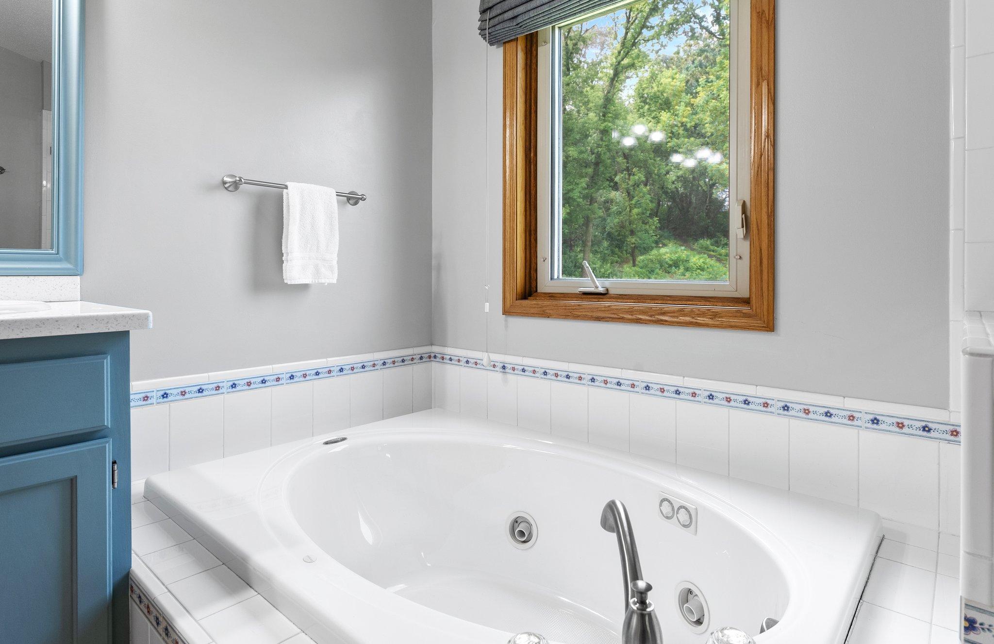 4977 Forest Glen Court