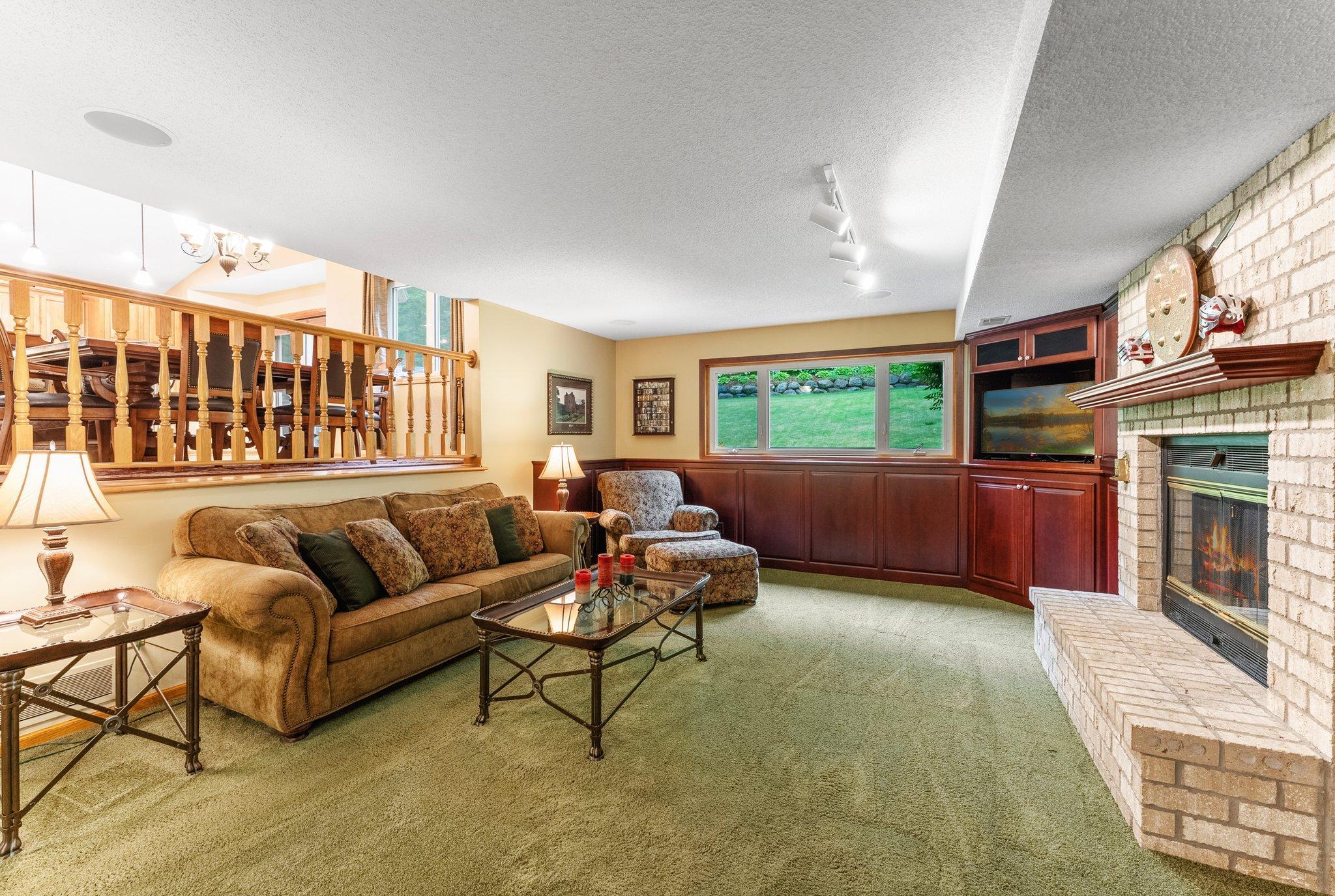 4977 Forest Glen Court