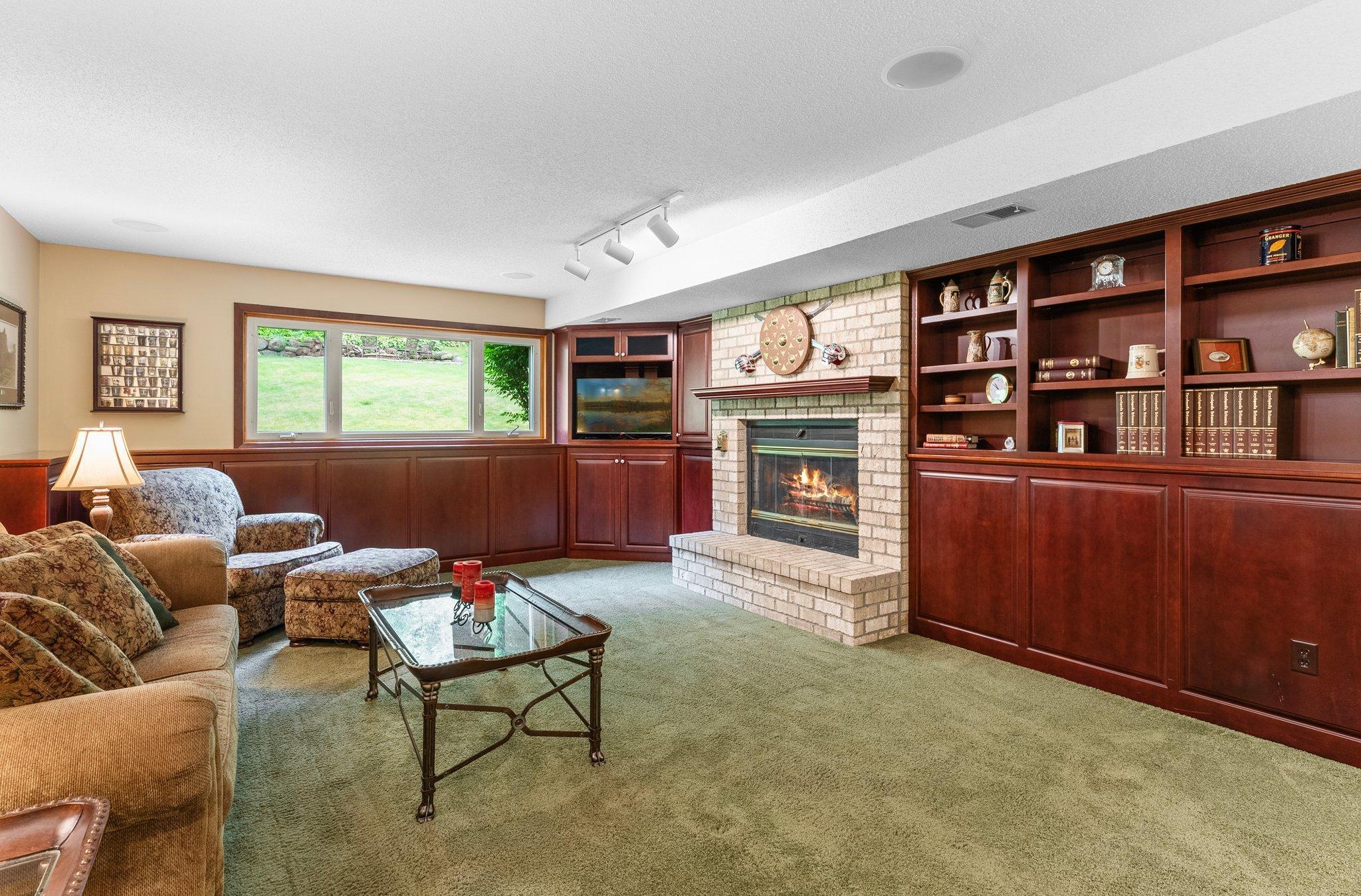 4977 Forest Glen Court