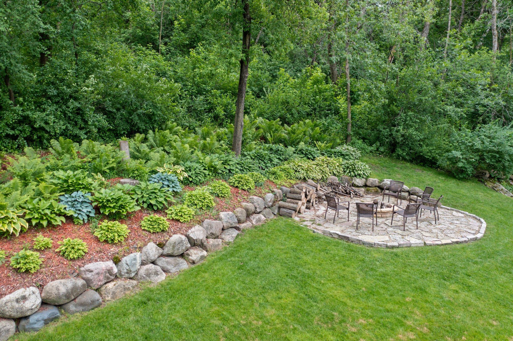 4977 Forest Glen Court