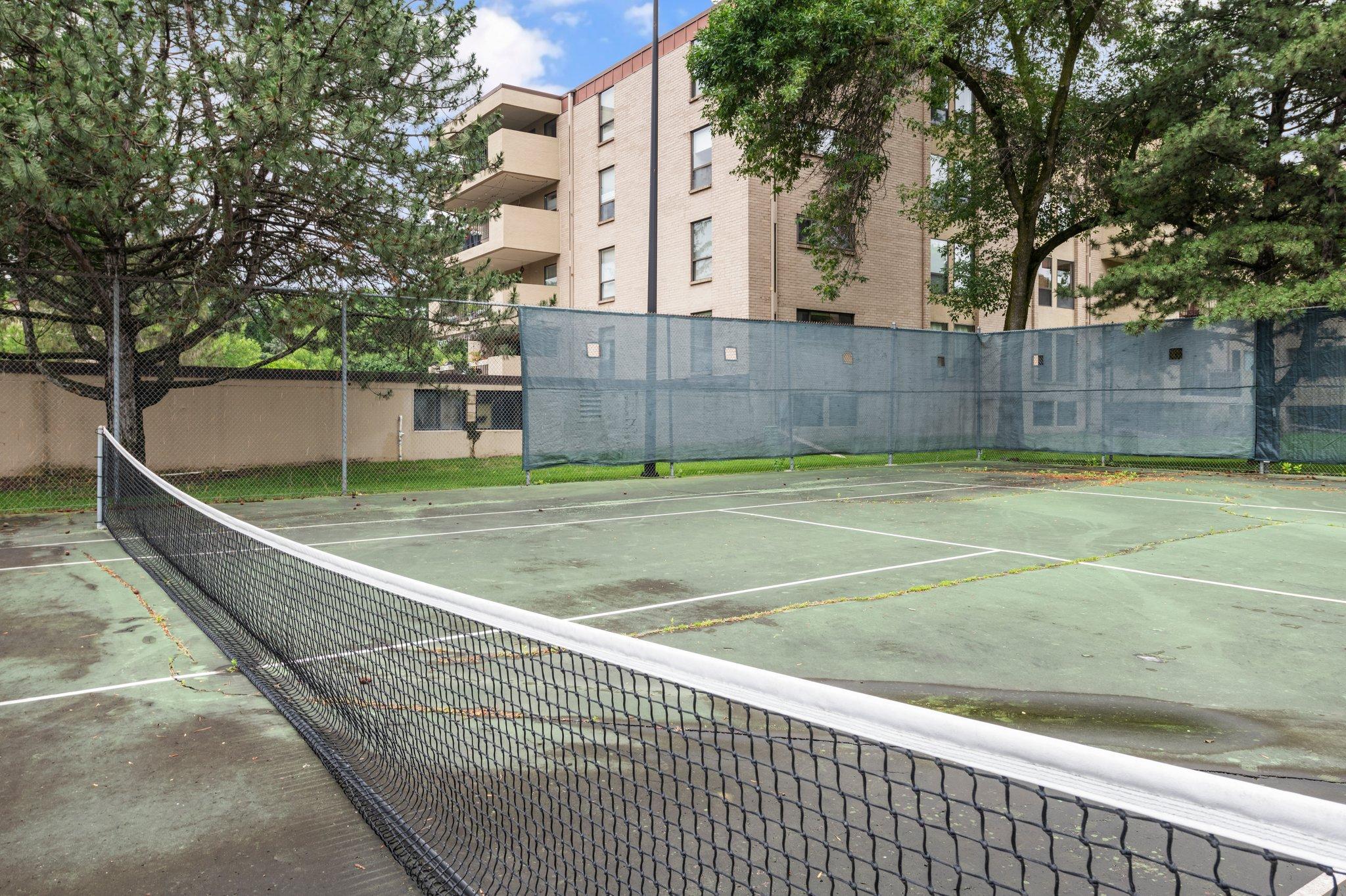 6710 Vernon Avenue S Unit: 219