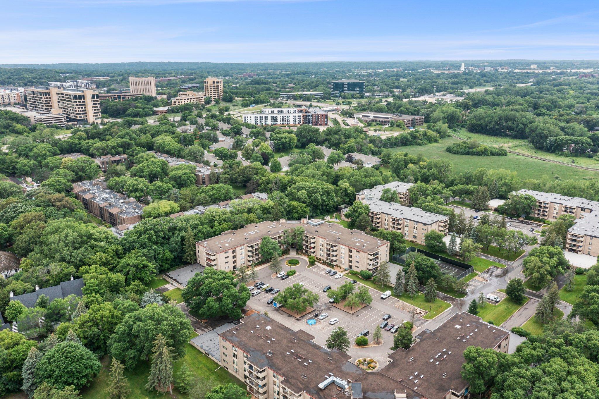 6710 Vernon Avenue S Unit: 219