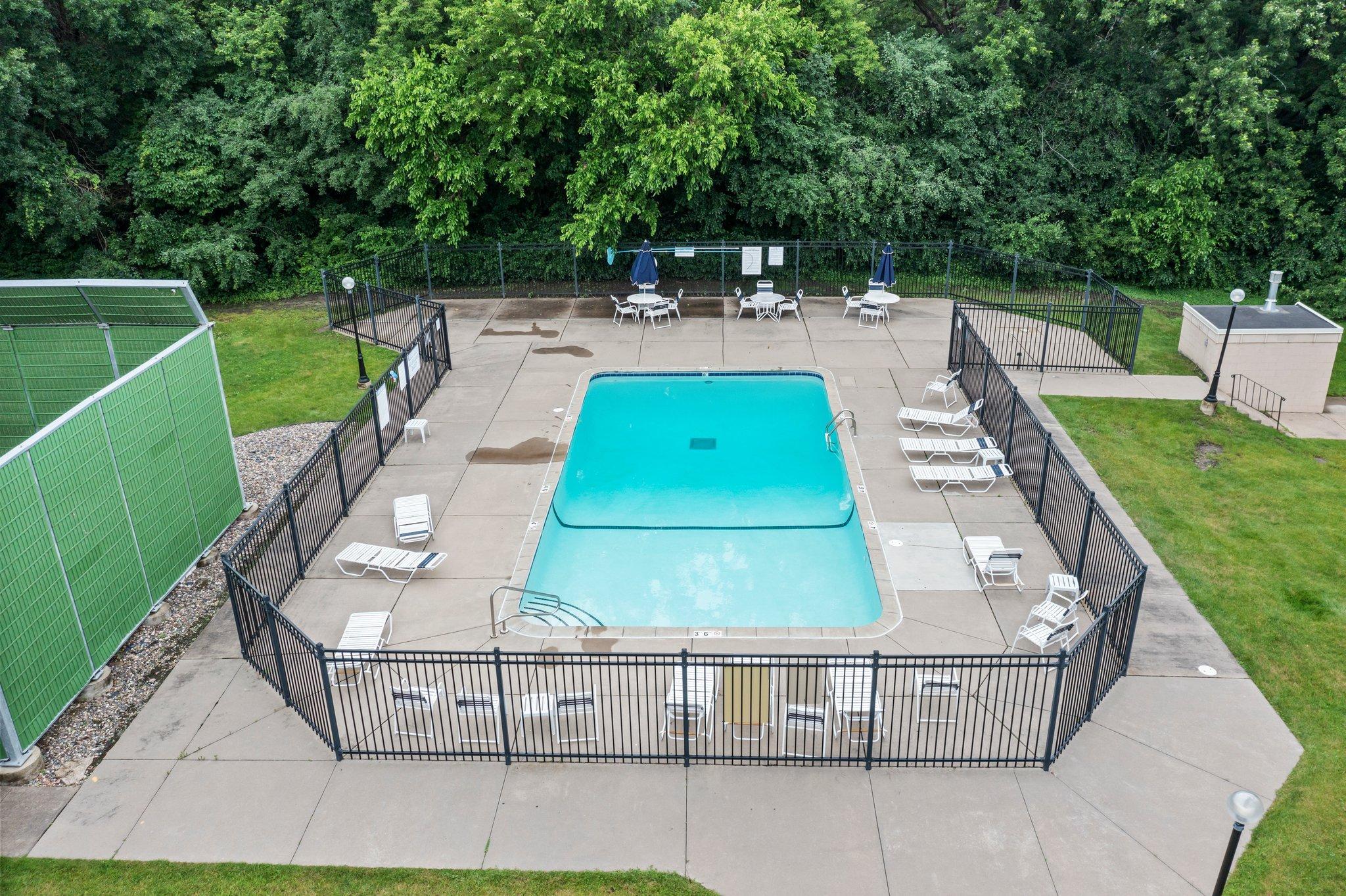 6710 Vernon Avenue S Unit: 219