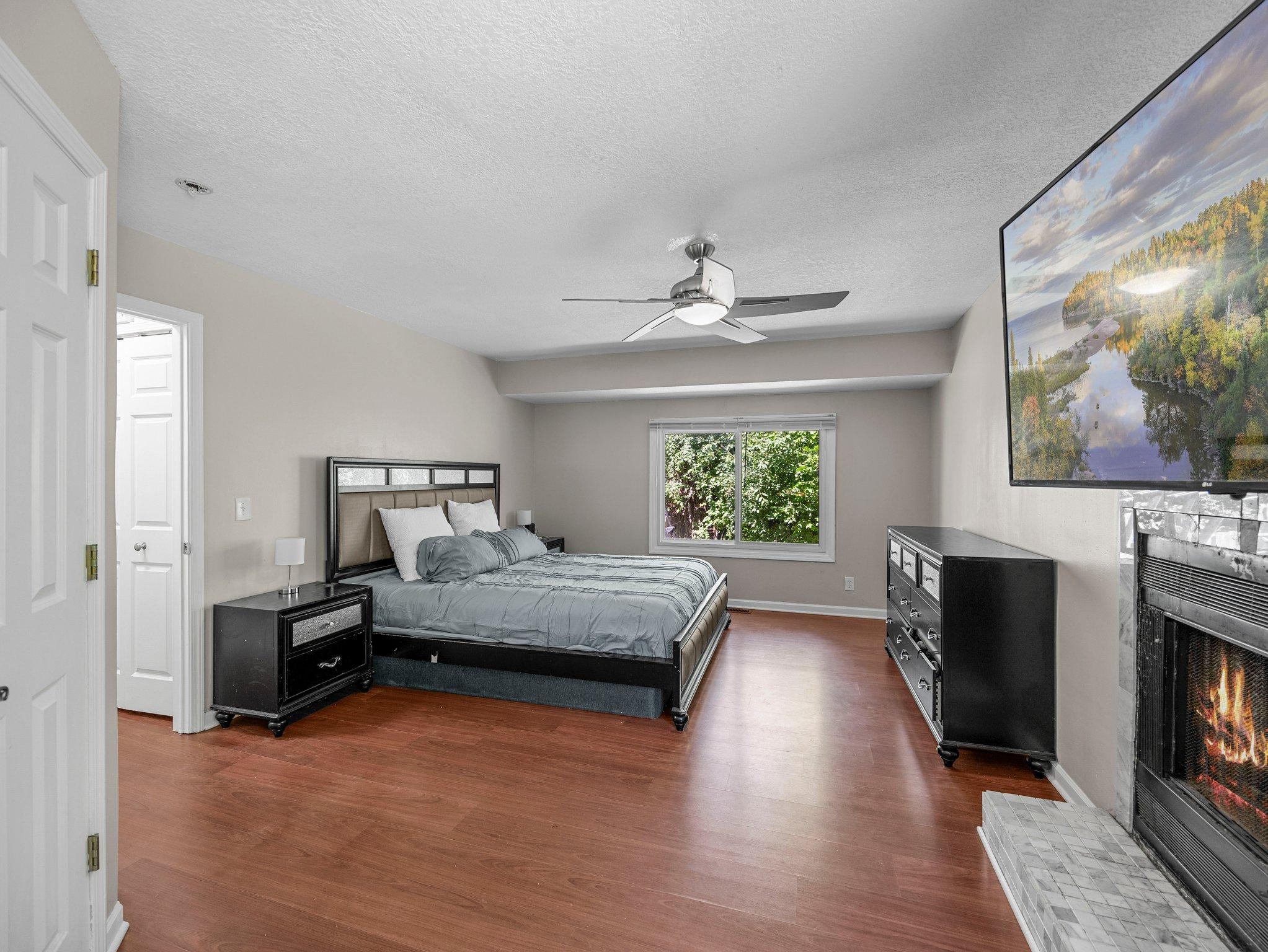 1544 Greenwood Court N