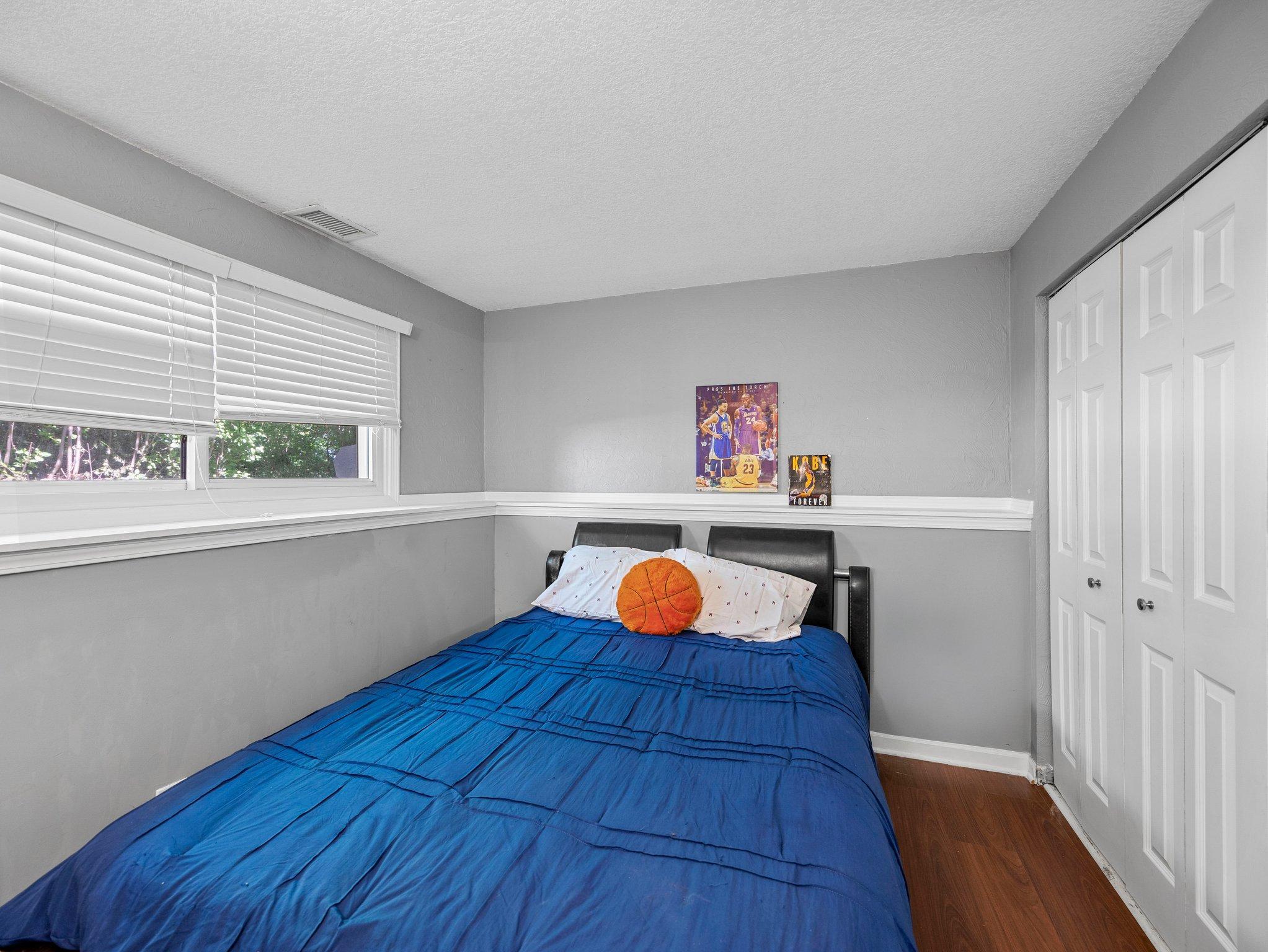 1544 Greenwood Court N