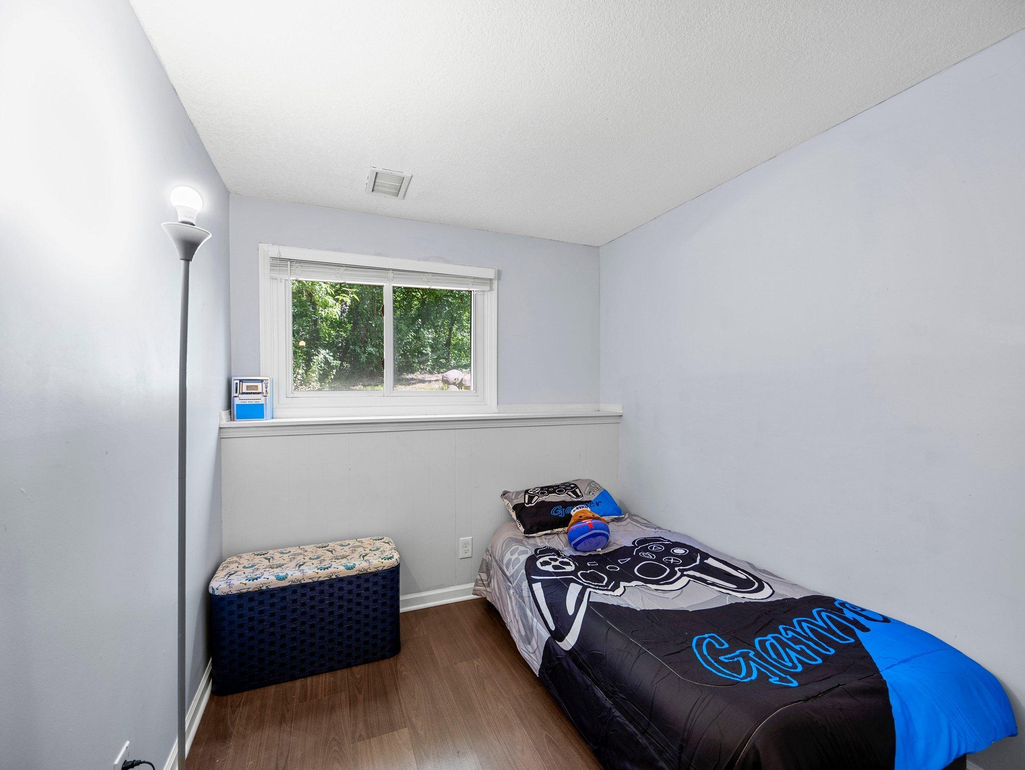 1544 Greenwood Court N