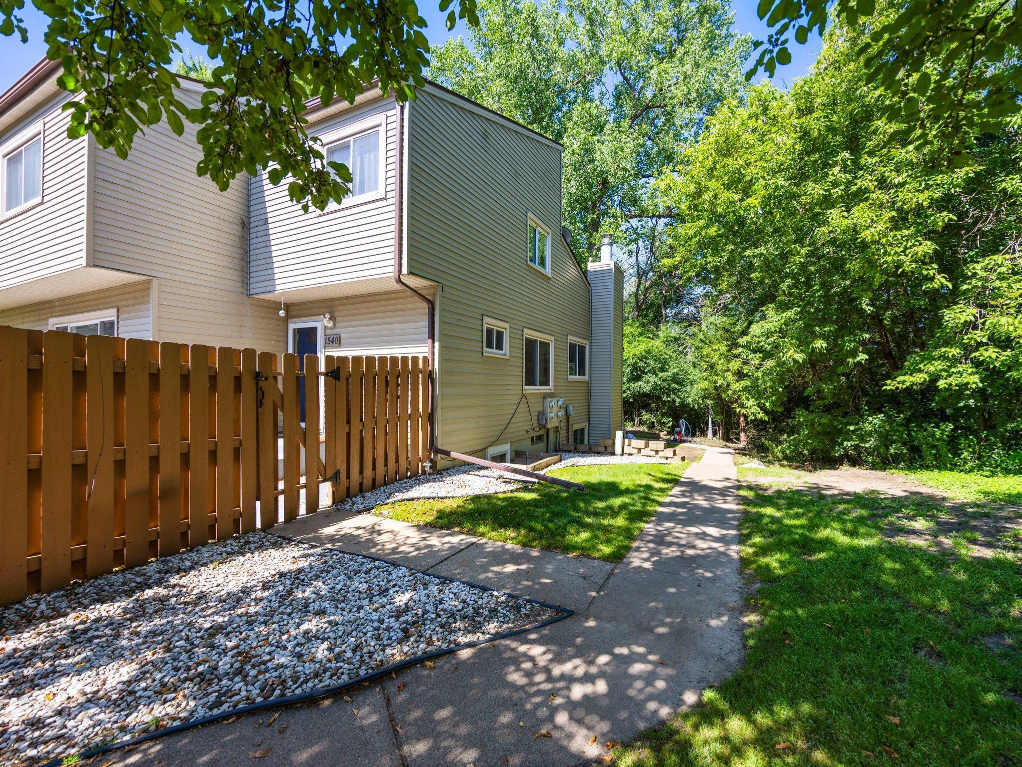 1544 Greenwood Court N