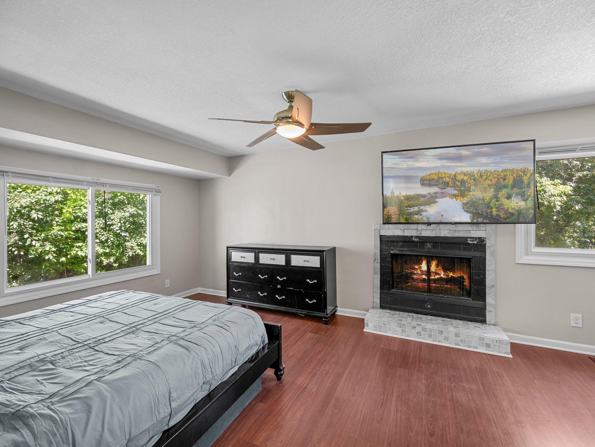 1544 Greenwood Court N