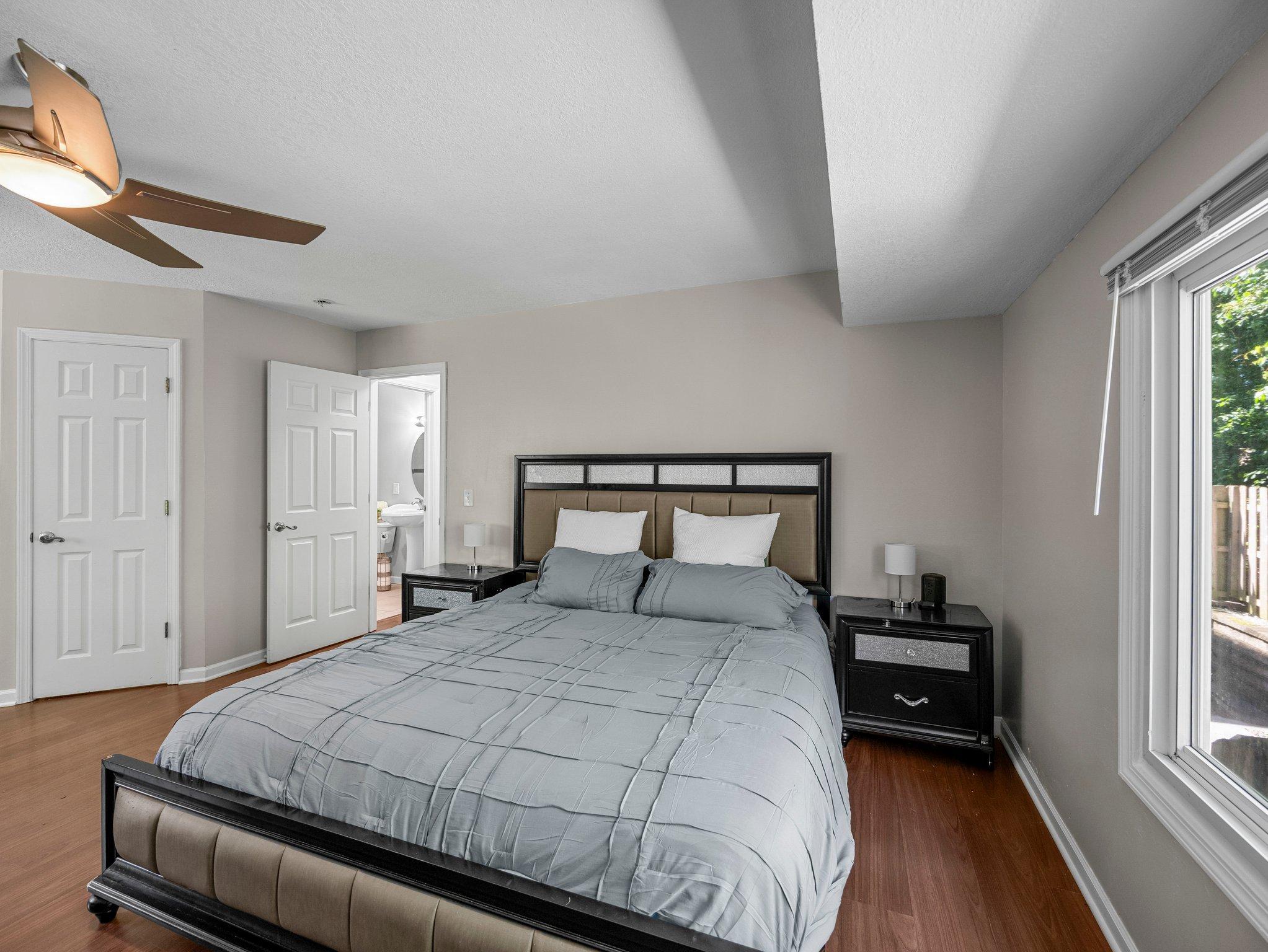 1544 Greenwood Court N