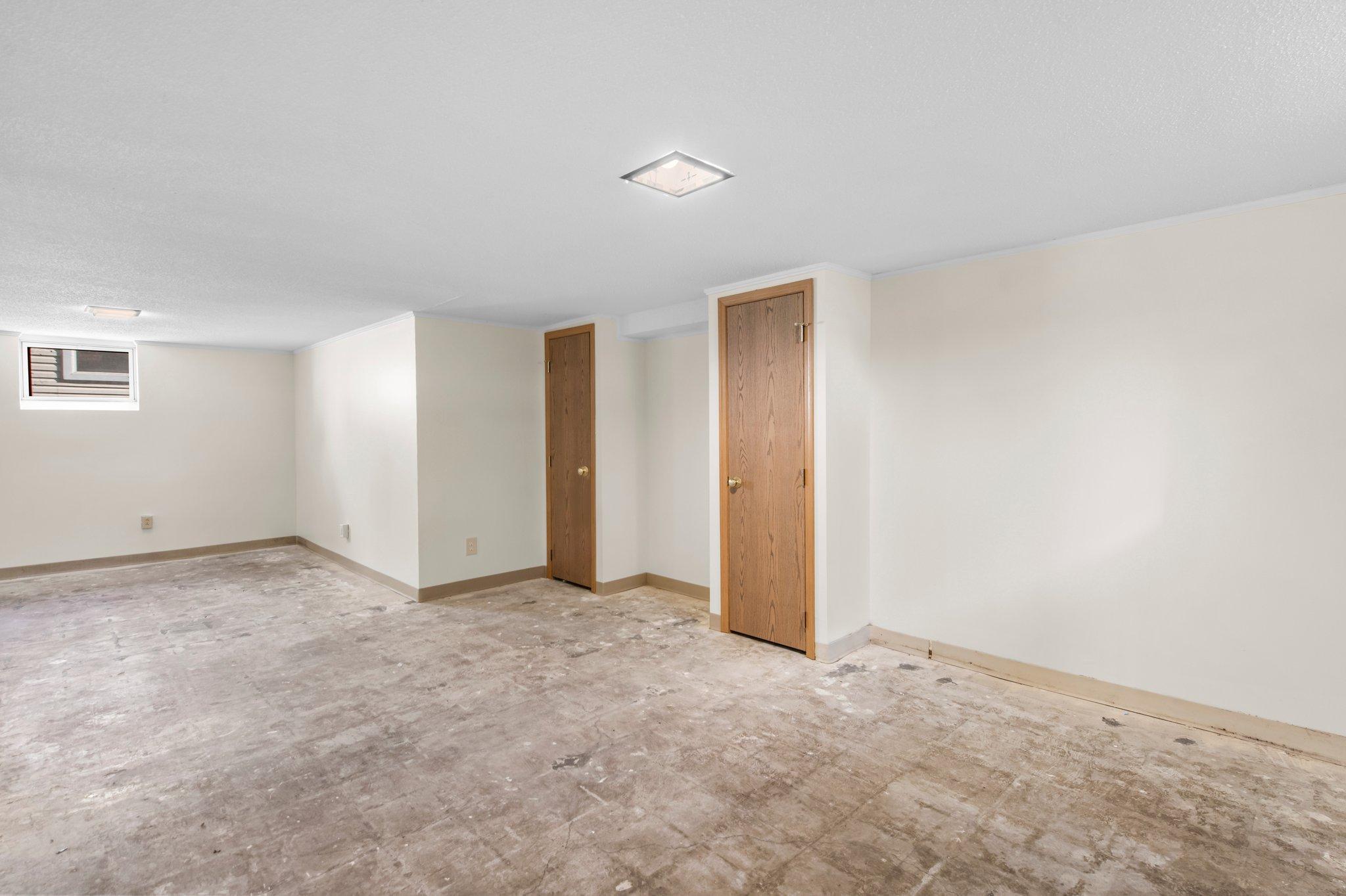 315 Hurley Street W