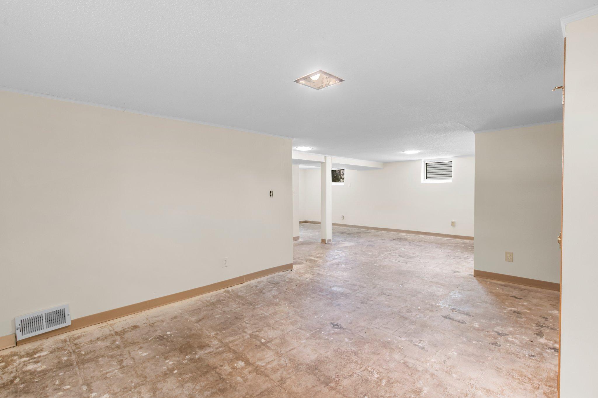 315 Hurley Street W