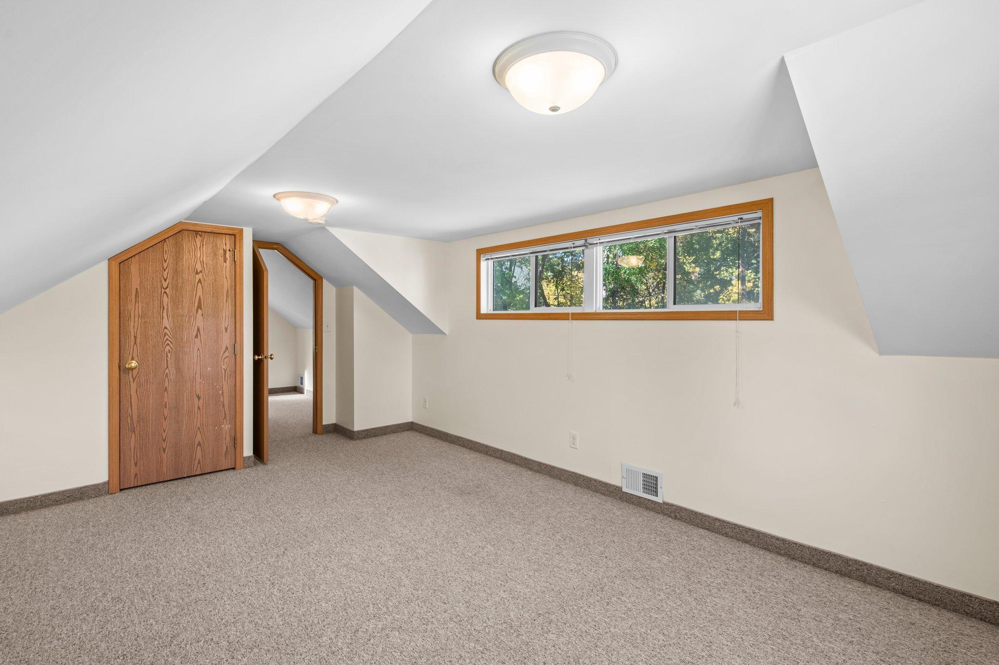 315 Hurley Street W