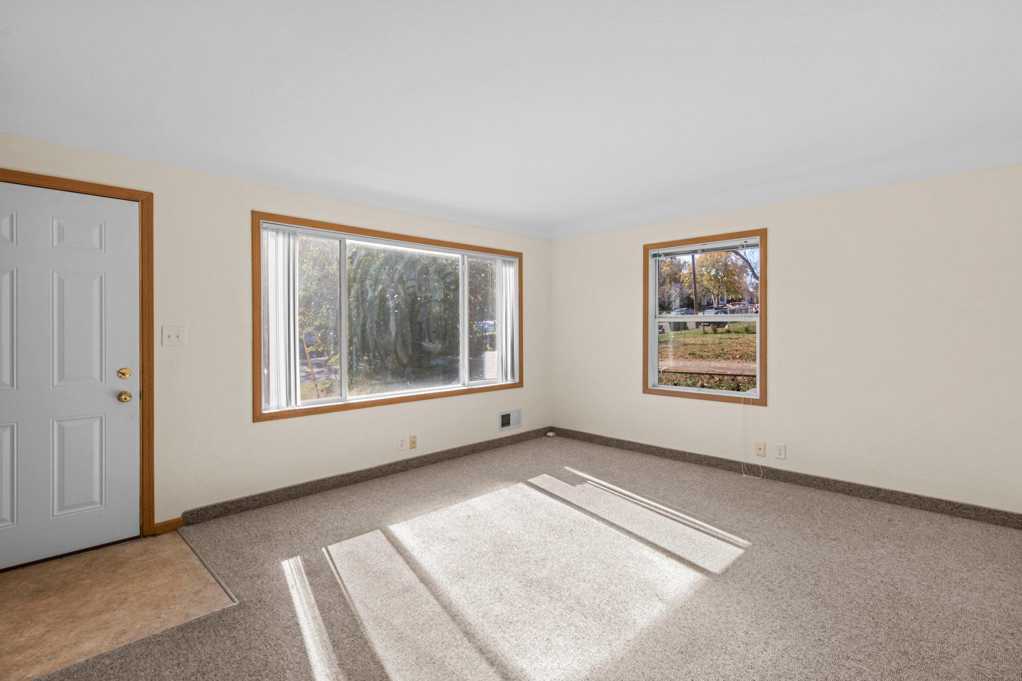315 Hurley Street W