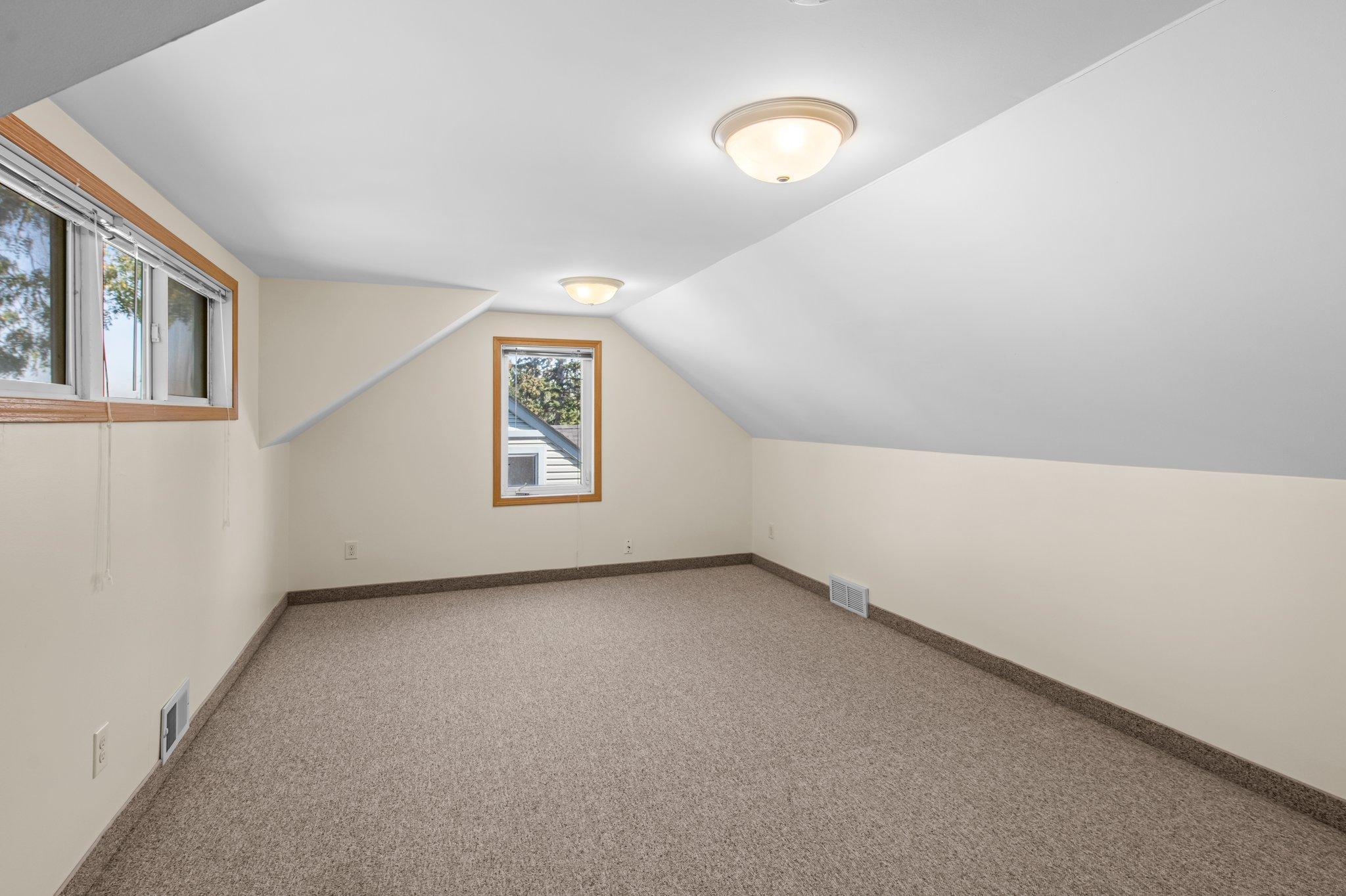 315 Hurley Street W