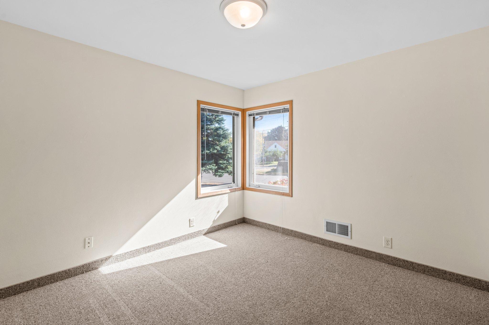 315 Hurley Street W